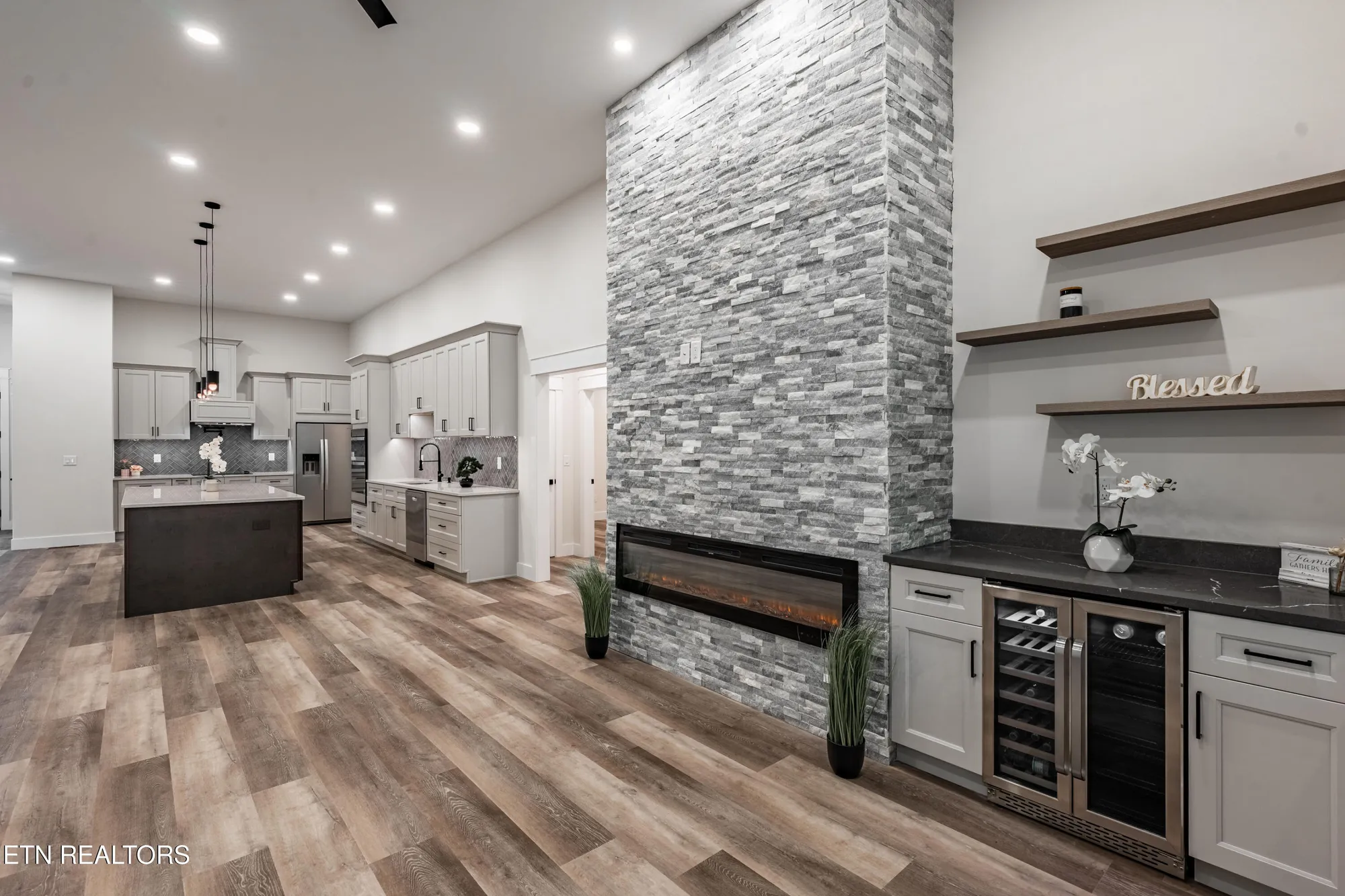 Property Slideshow image 22 of 60 | 222 oostanali way, Loudon, TN, 37774