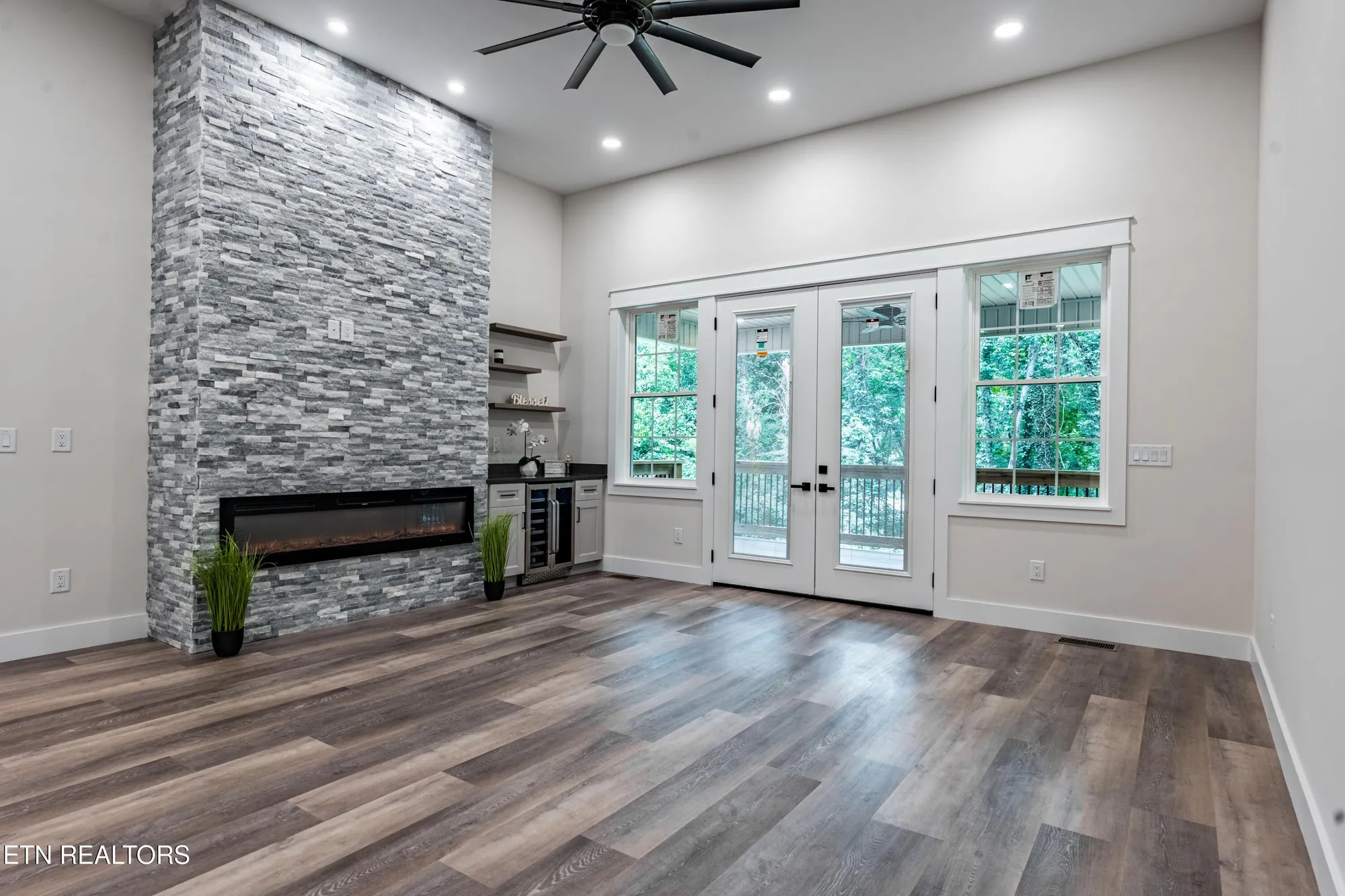 Property Slideshow image 23 of 60 | 222 oostanali way, Loudon, TN, 37774