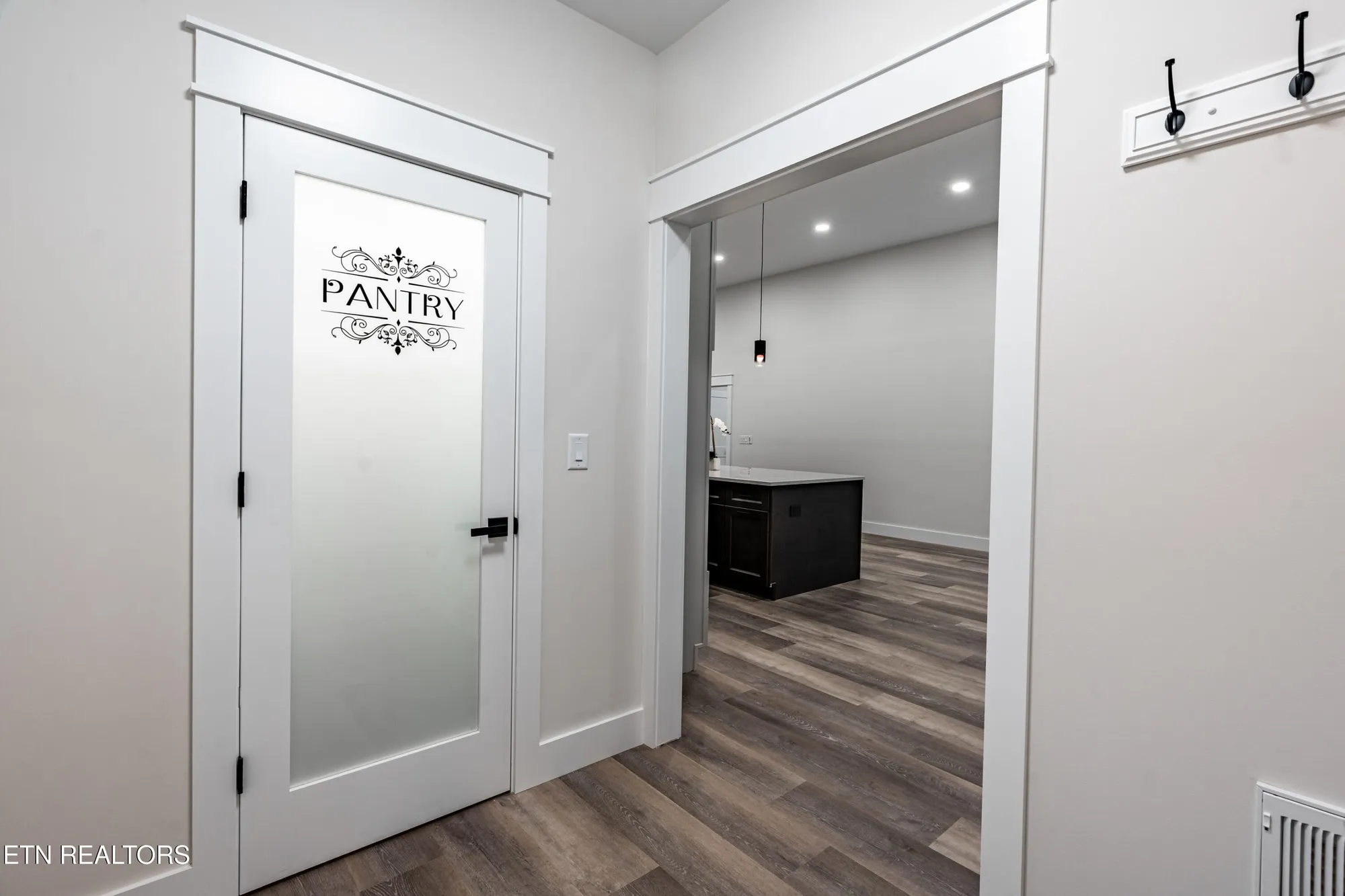 Property Slideshow image 32 of 60 | 222 oostanali way, Loudon, TN, 37774