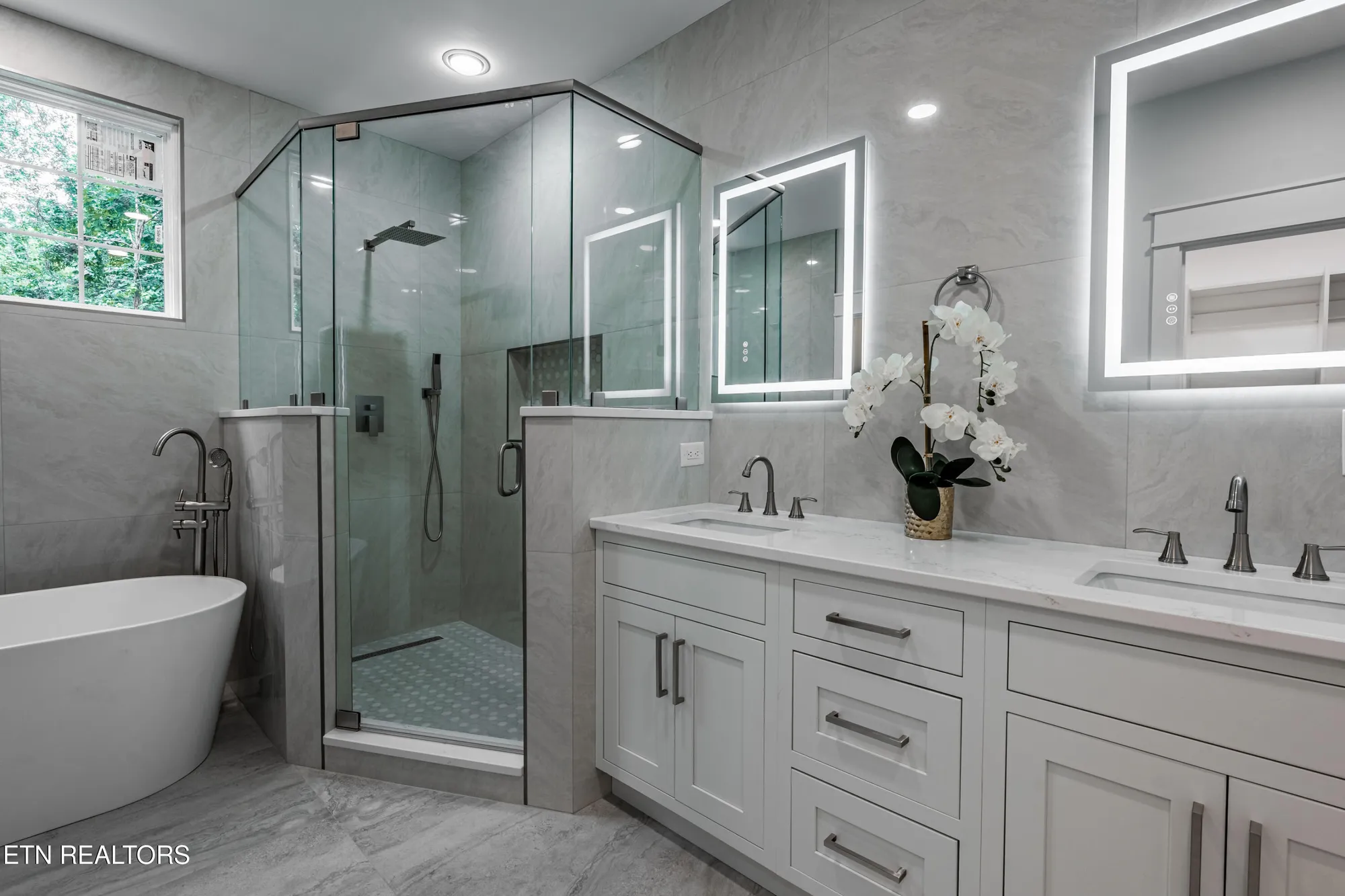 Property Slideshow image 41 of 60 | 222 oostanali way, Loudon, TN, 37774