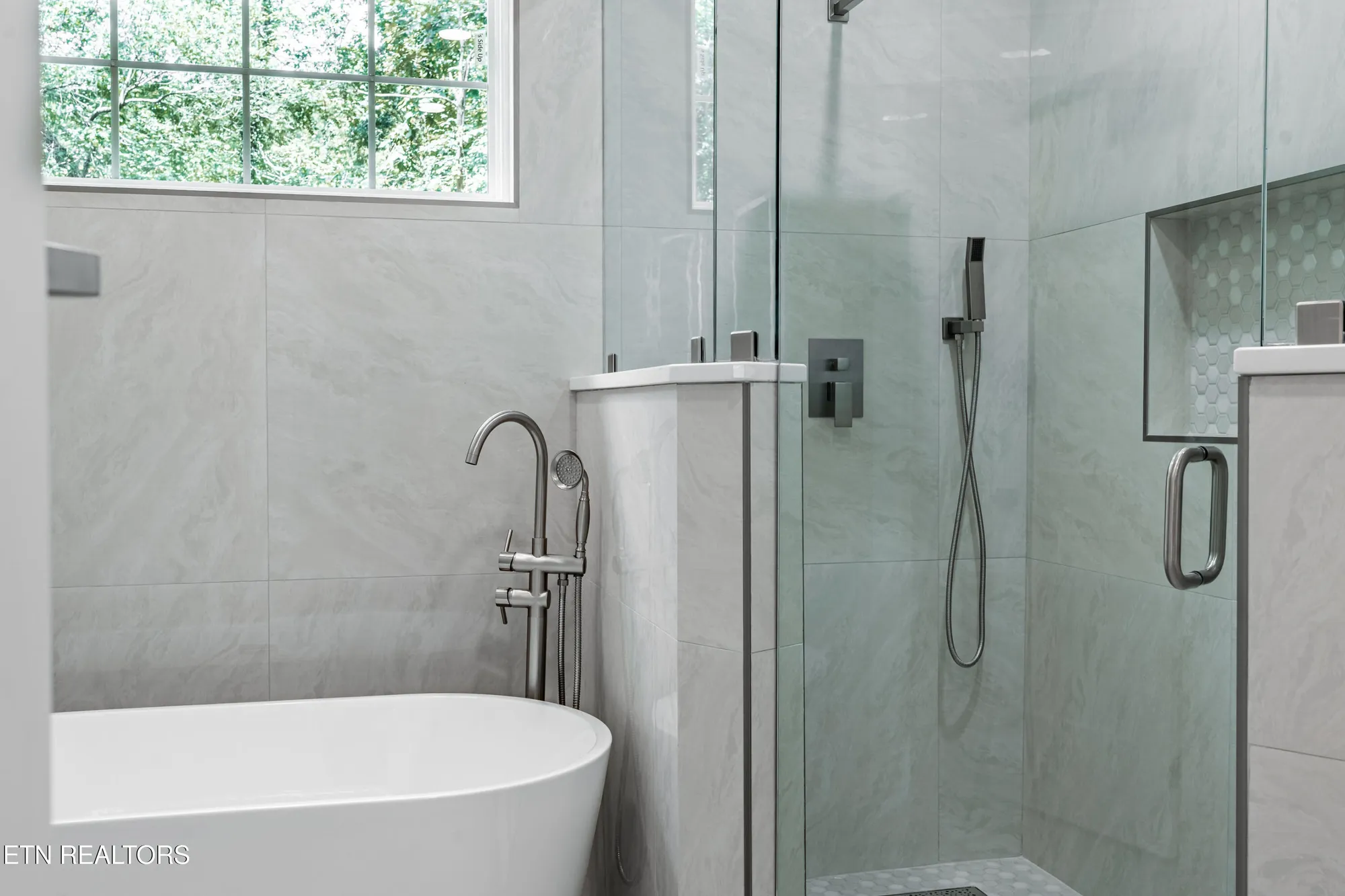 Property Slideshow image 43 of 60 | 222 oostanali way, Loudon, TN, 37774