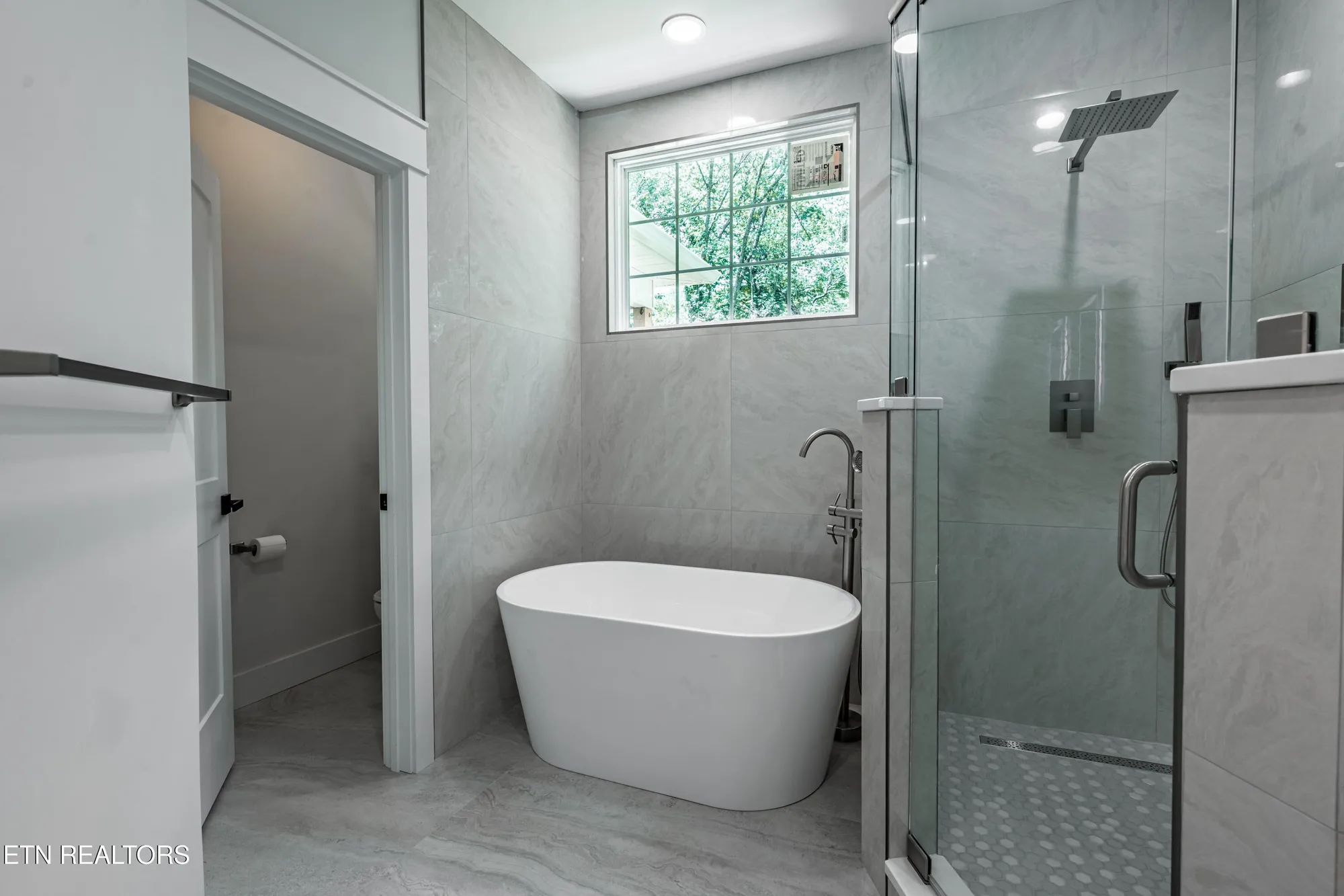 Property Slideshow image 44 of 60 | 222 oostanali way, Loudon, TN, 37774