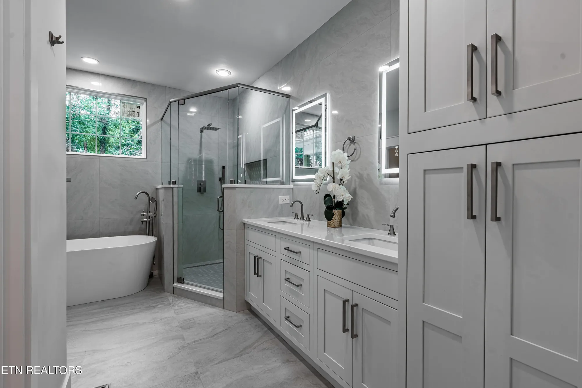 Property Slideshow image 45 of 60 | 222 oostanali way, Loudon, TN, 37774