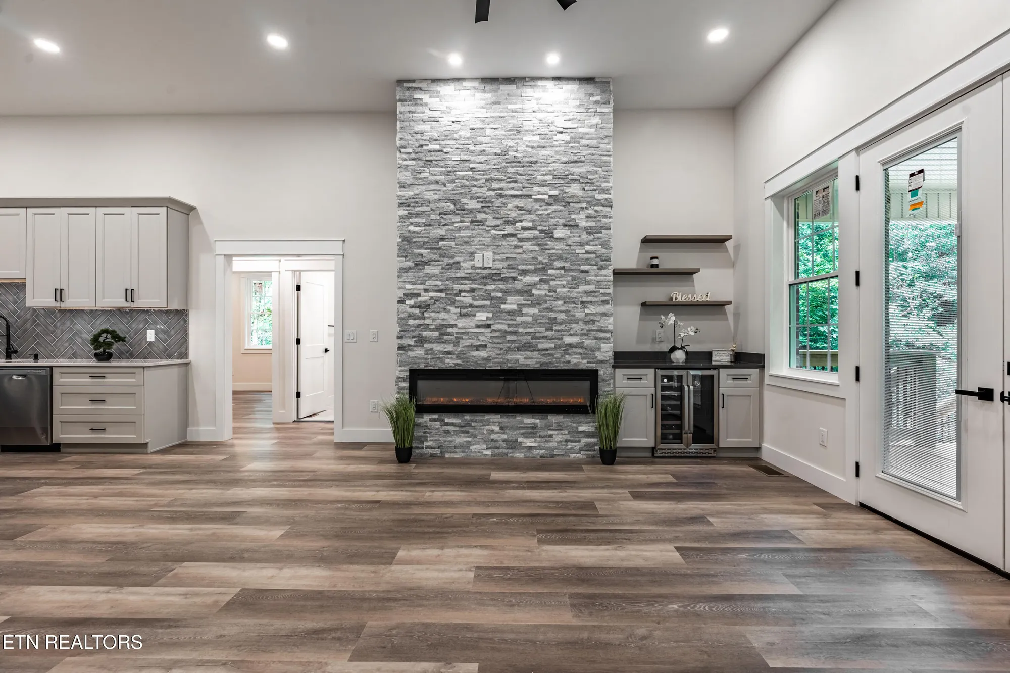 Property Slideshow image 25 of 60 | 222 oostanali way, Loudon, TN, 37774