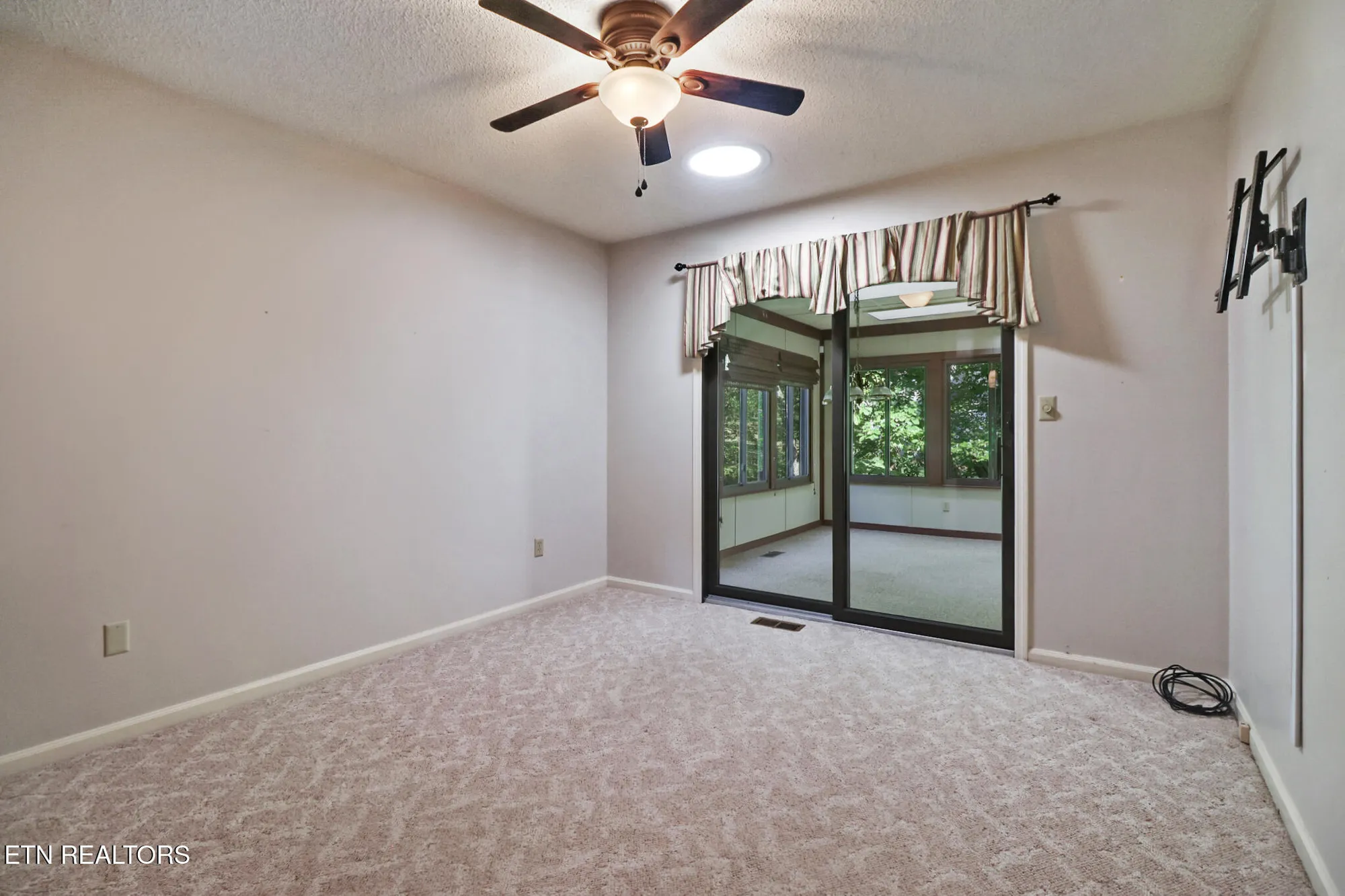 Property Slideshow image 17 of 50 | 181 snead dr, Crossville, TN, 38558