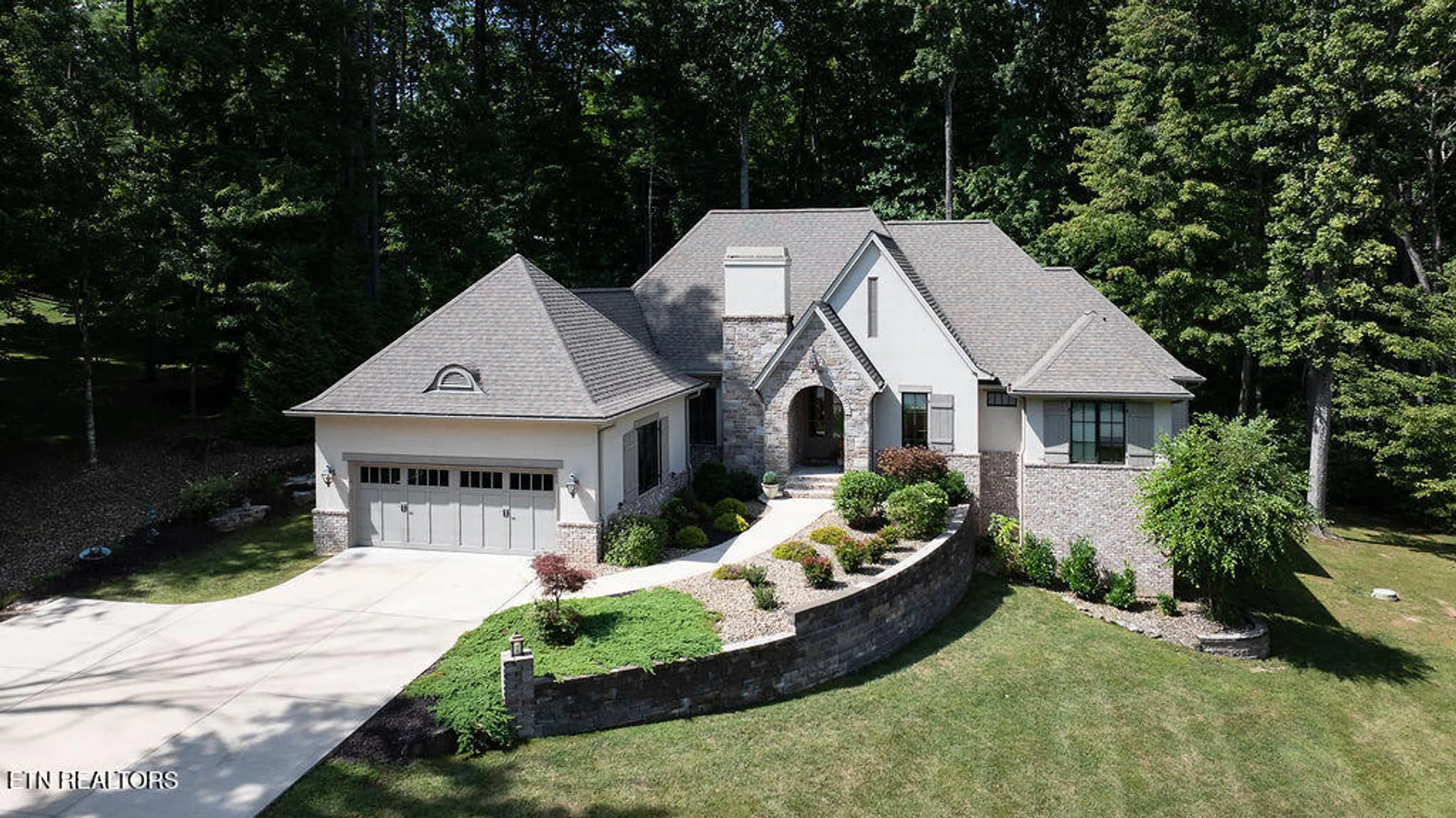 Property Slideshow image 2 of 56 | 77 abington pl, Crossville, TN, 38558
