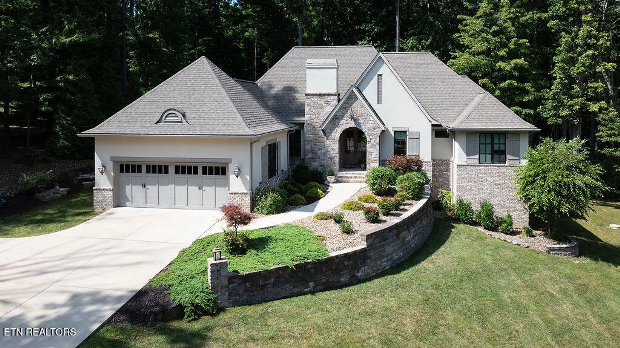 Property Slideshow image 1 of 56 | 77 abington pl, Crossville, TN, 38558