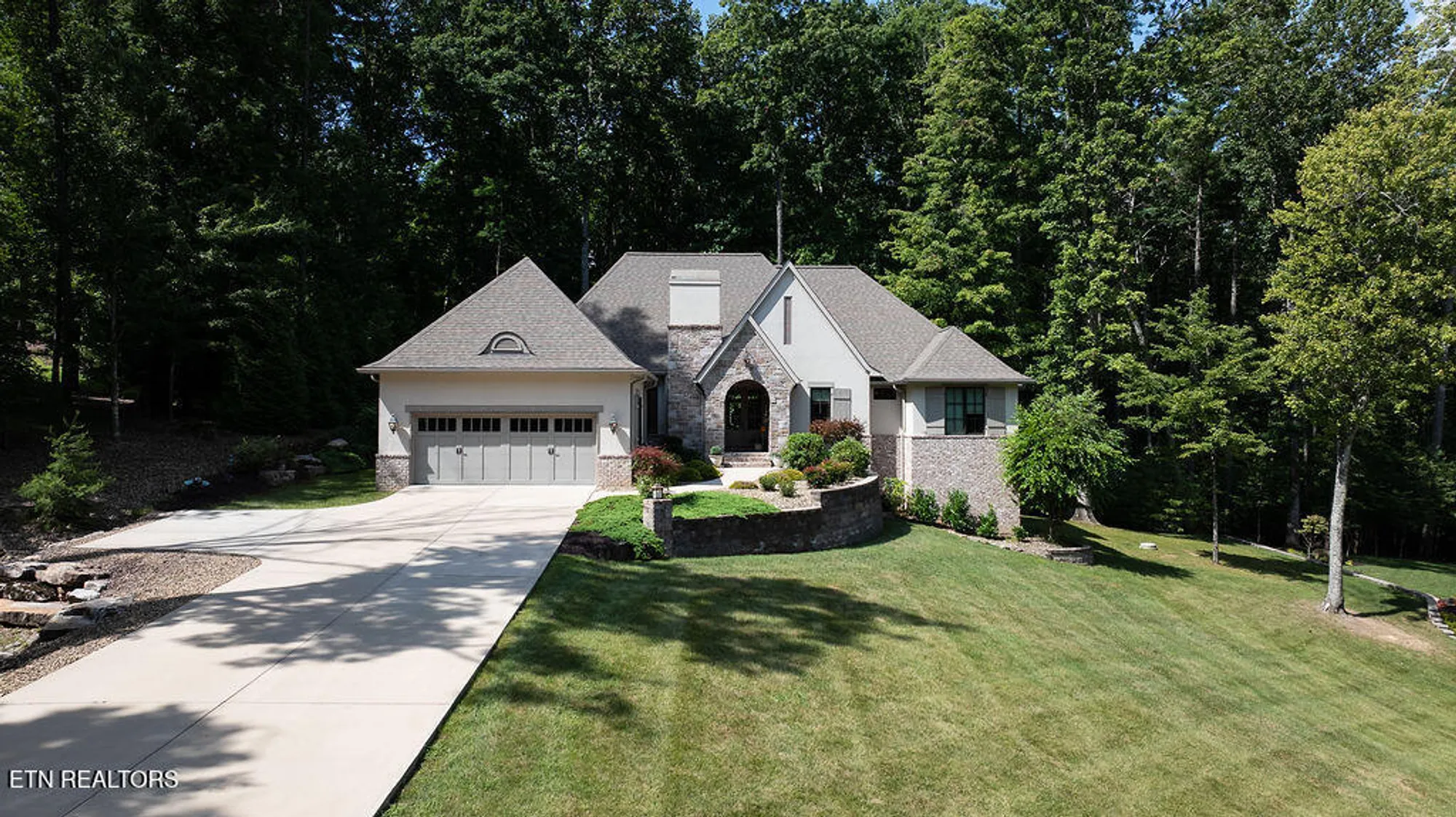 Property Slideshow image 3 of 56 | 77 abington pl, Crossville, TN, 38558