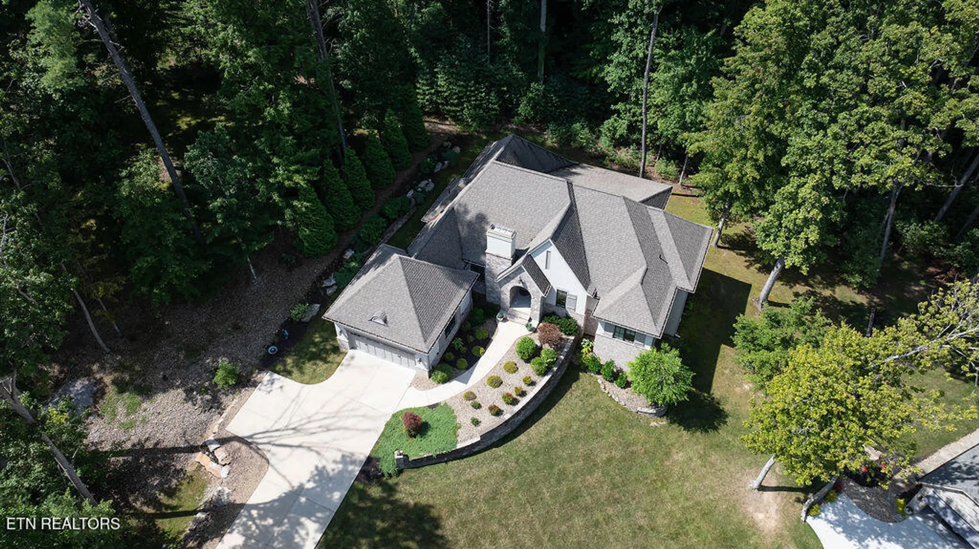 Property Slideshow image 4 of 56 | 77 abington pl, Crossville, TN, 38558