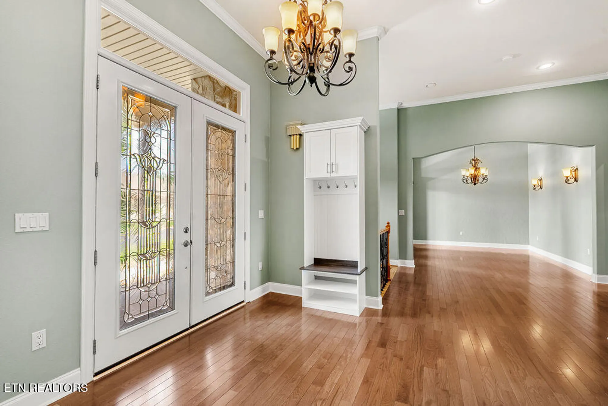 Property Slideshow image 5 of 62 | 402 catoosa ln, Loudon, TN, 37774