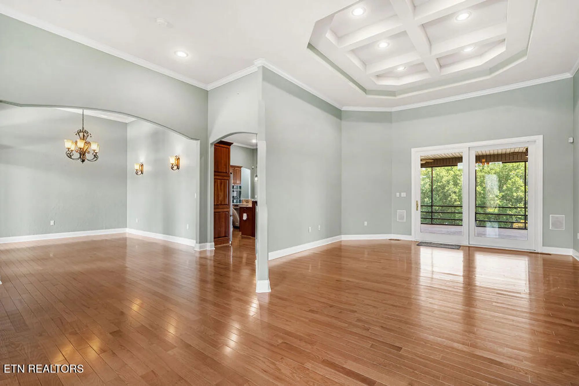 Property Slideshow image 6 of 62 | 402 catoosa ln, Loudon, TN, 37774