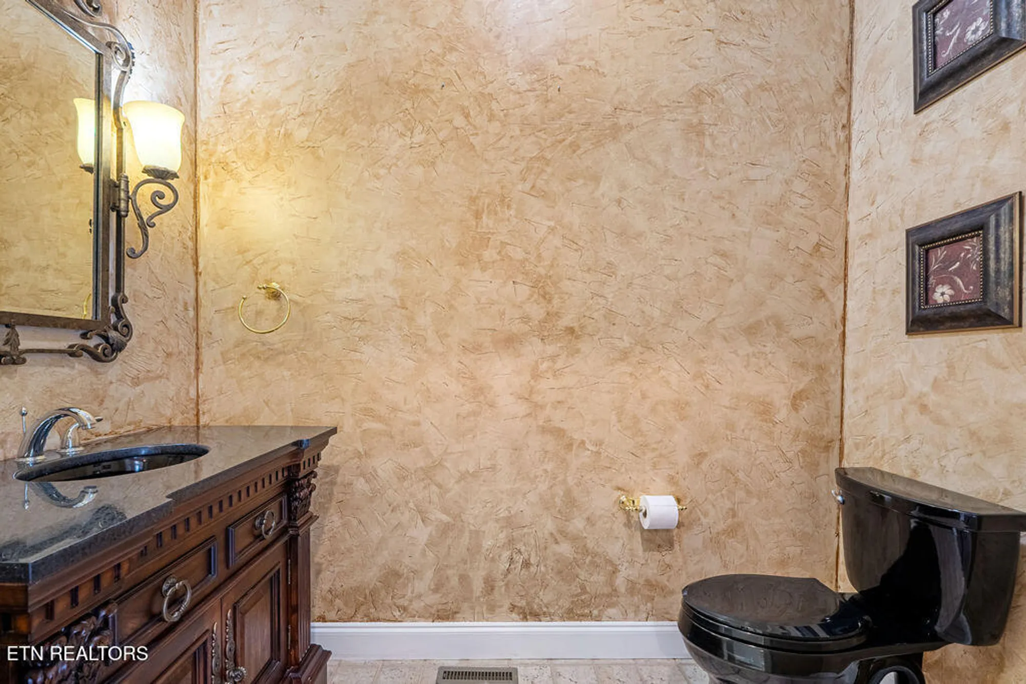 Property Slideshow image 13 of 62 | 402 catoosa ln, Loudon, TN, 37774