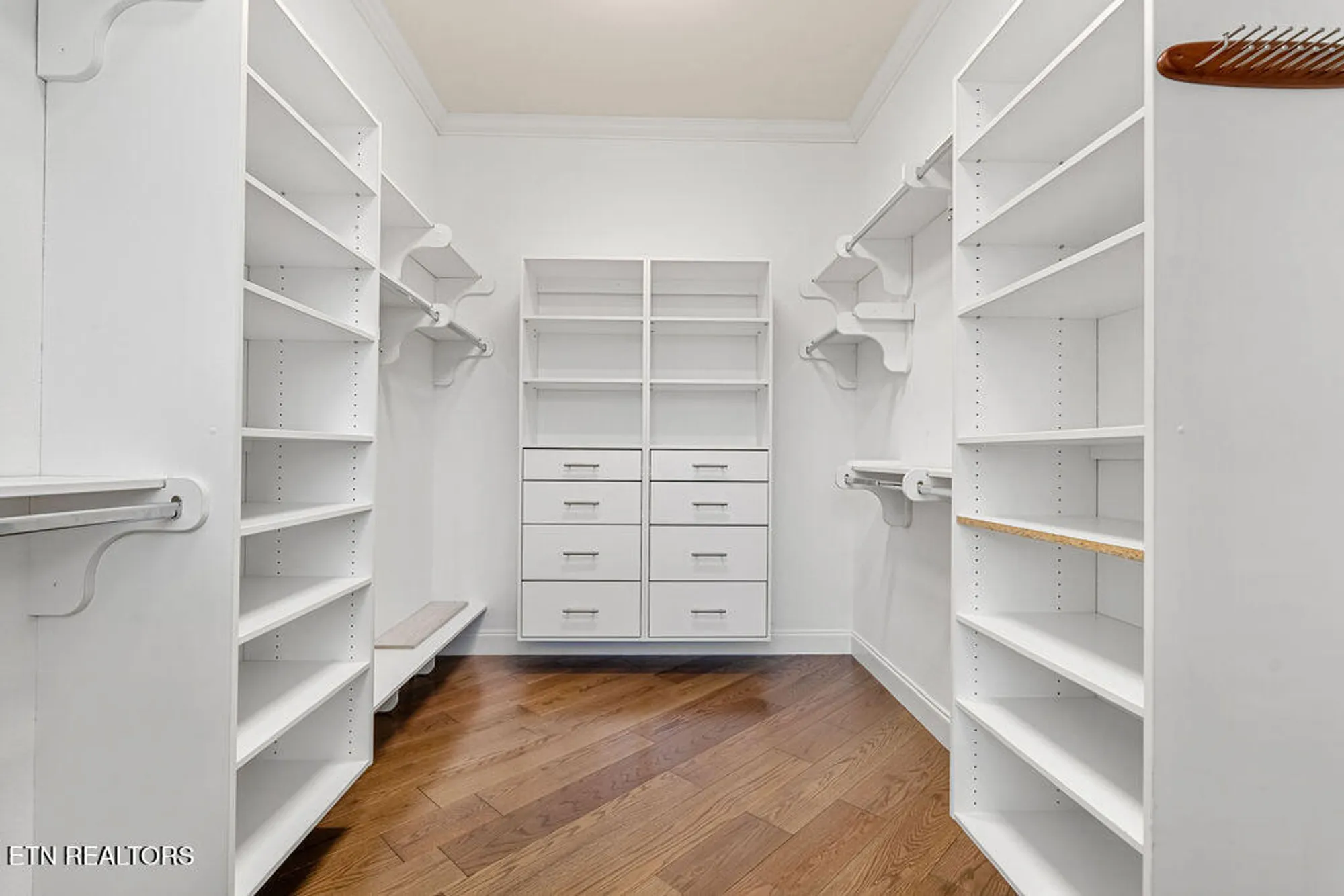 Property Slideshow image 18 of 62 | 402 catoosa ln, Loudon, TN, 37774