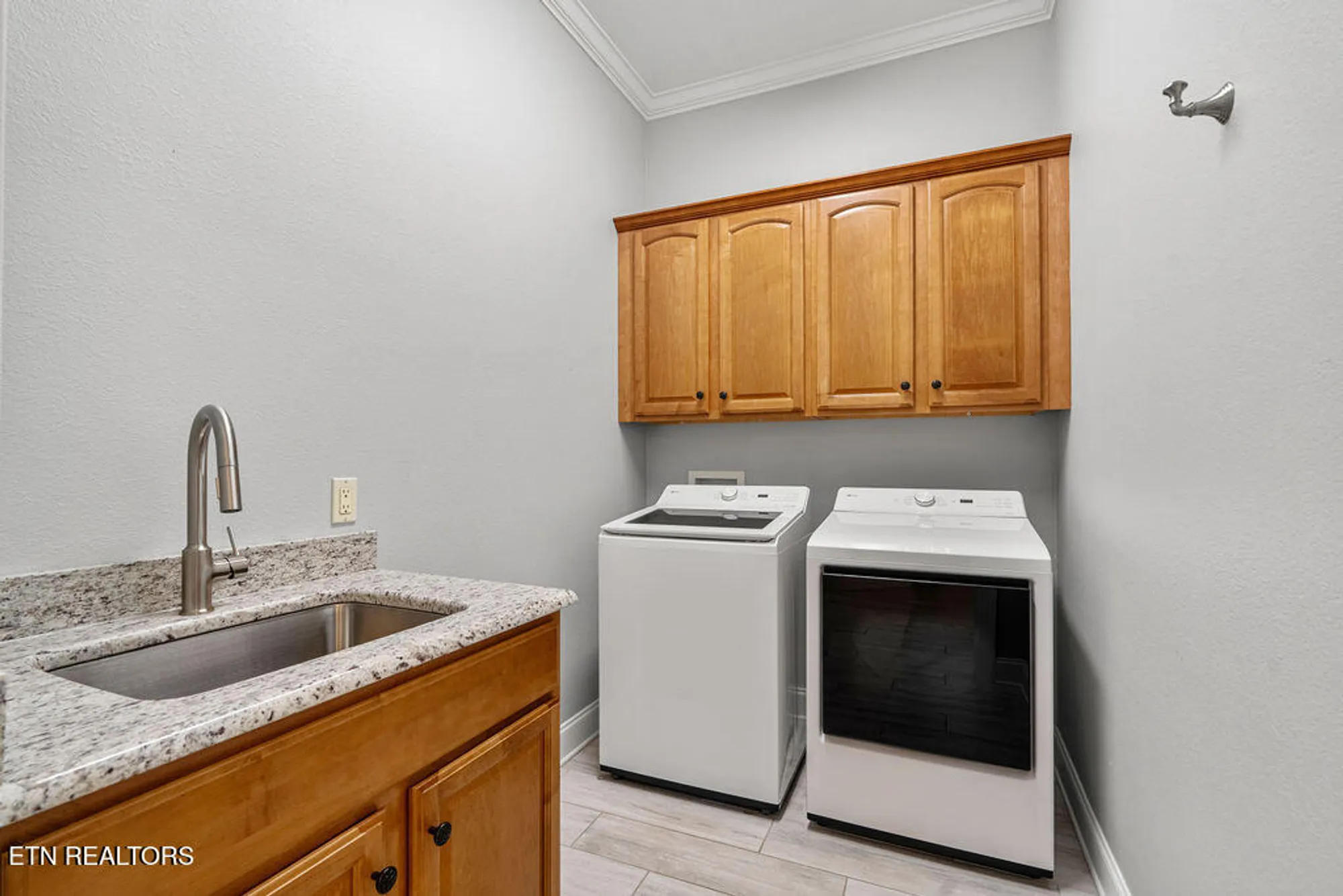 Property Slideshow image 20 of 62 | 402 catoosa ln, Loudon, TN, 37774