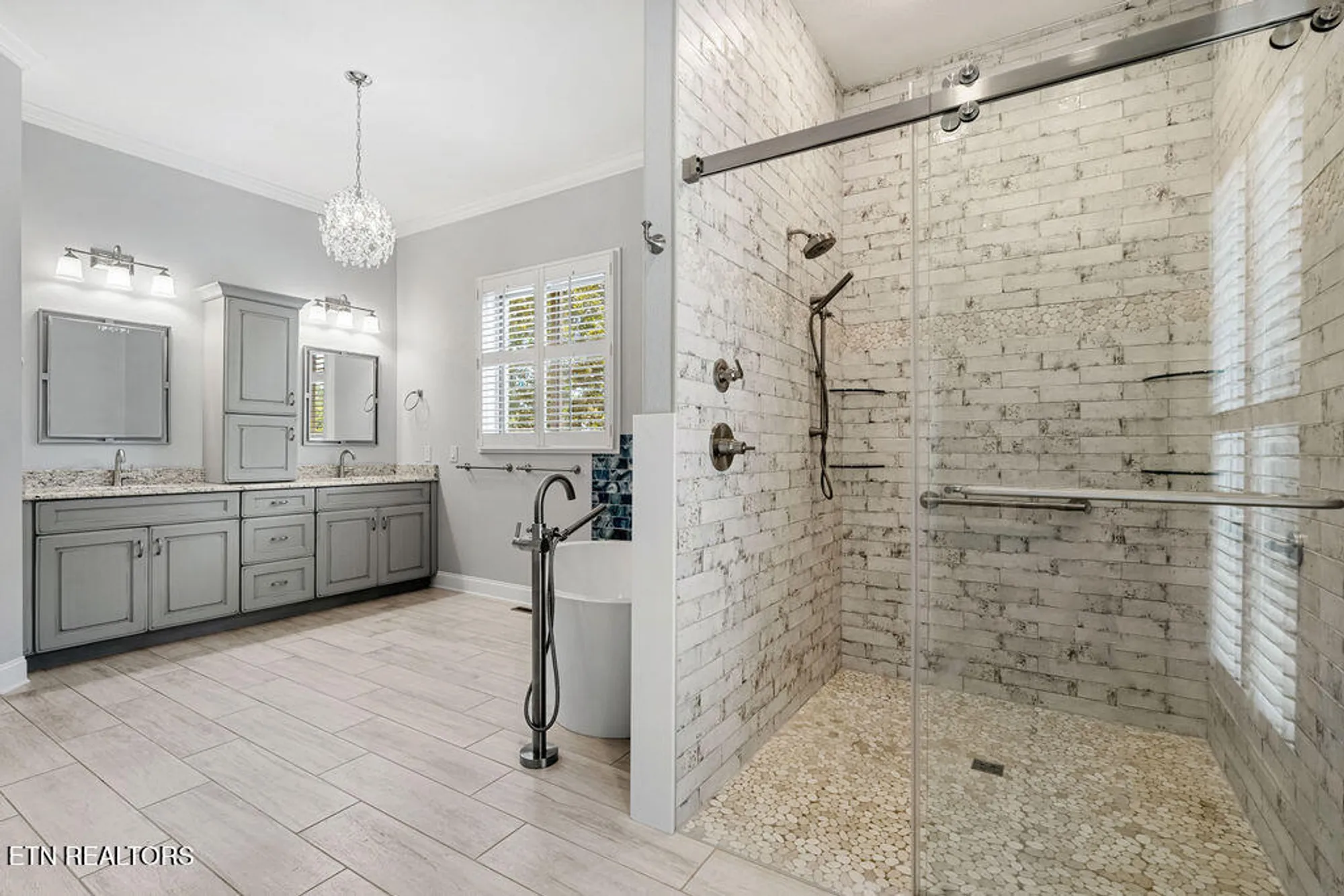 Property Slideshow image 21 of 62 | 402 catoosa ln, Loudon, TN, 37774