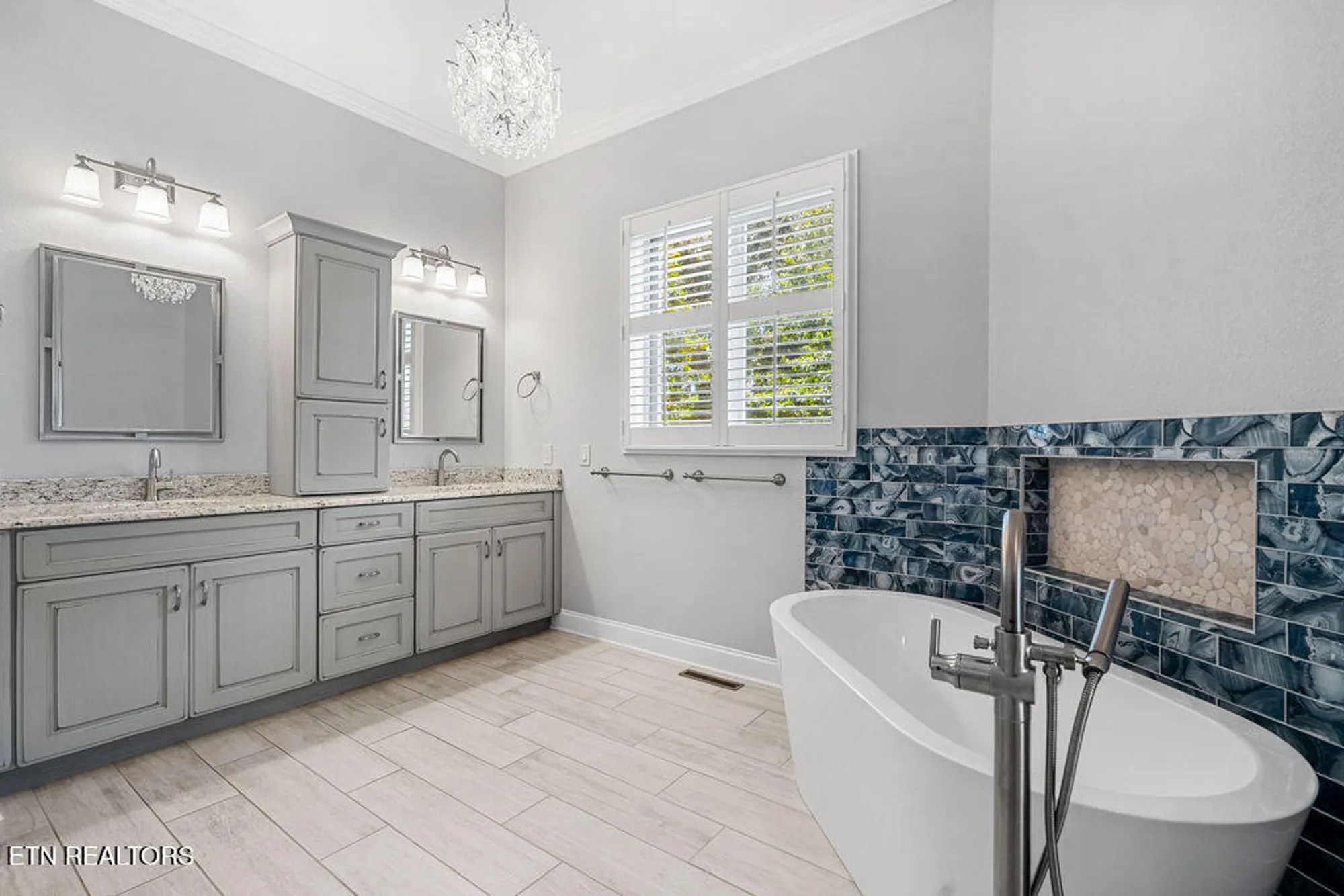 Property Slideshow image 22 of 62 | 402 catoosa ln, Loudon, TN, 37774