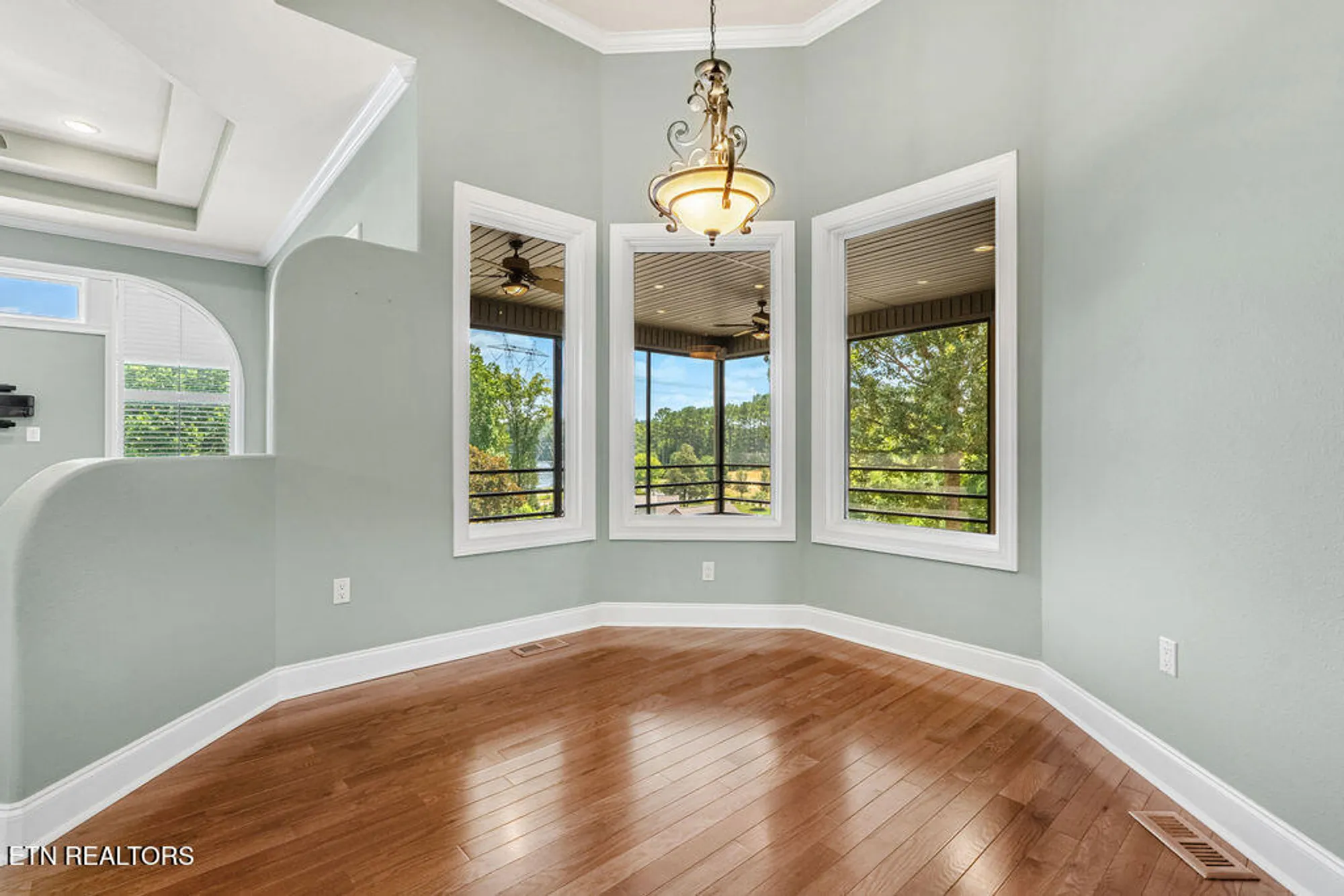 Property Slideshow image 29 of 62 | 402 catoosa ln, Loudon, TN, 37774