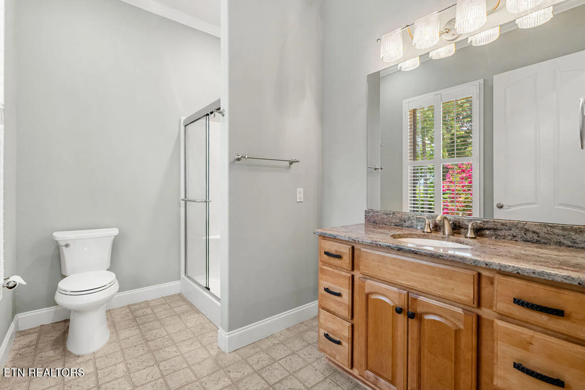 Property Slideshow image 34 of 62 | 402 catoosa ln, Loudon, TN, 37774