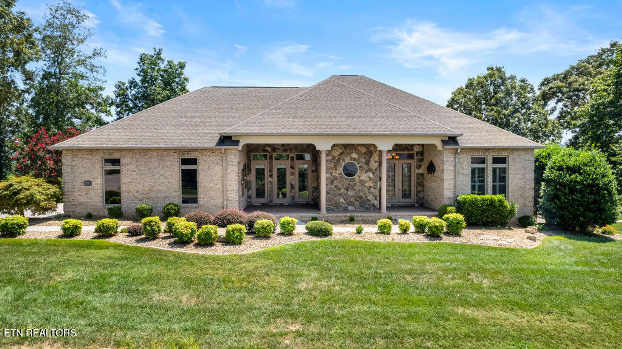 Property Slideshow image 2 of 62 | 402 catoosa ln, Loudon, TN, 37774