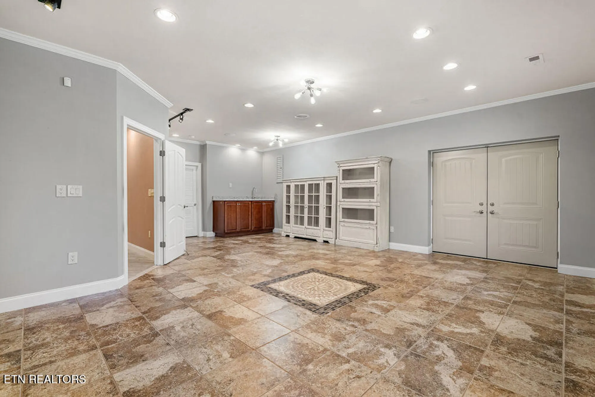 Property Slideshow image 48 of 62 | 402 catoosa ln, Loudon, TN, 37774