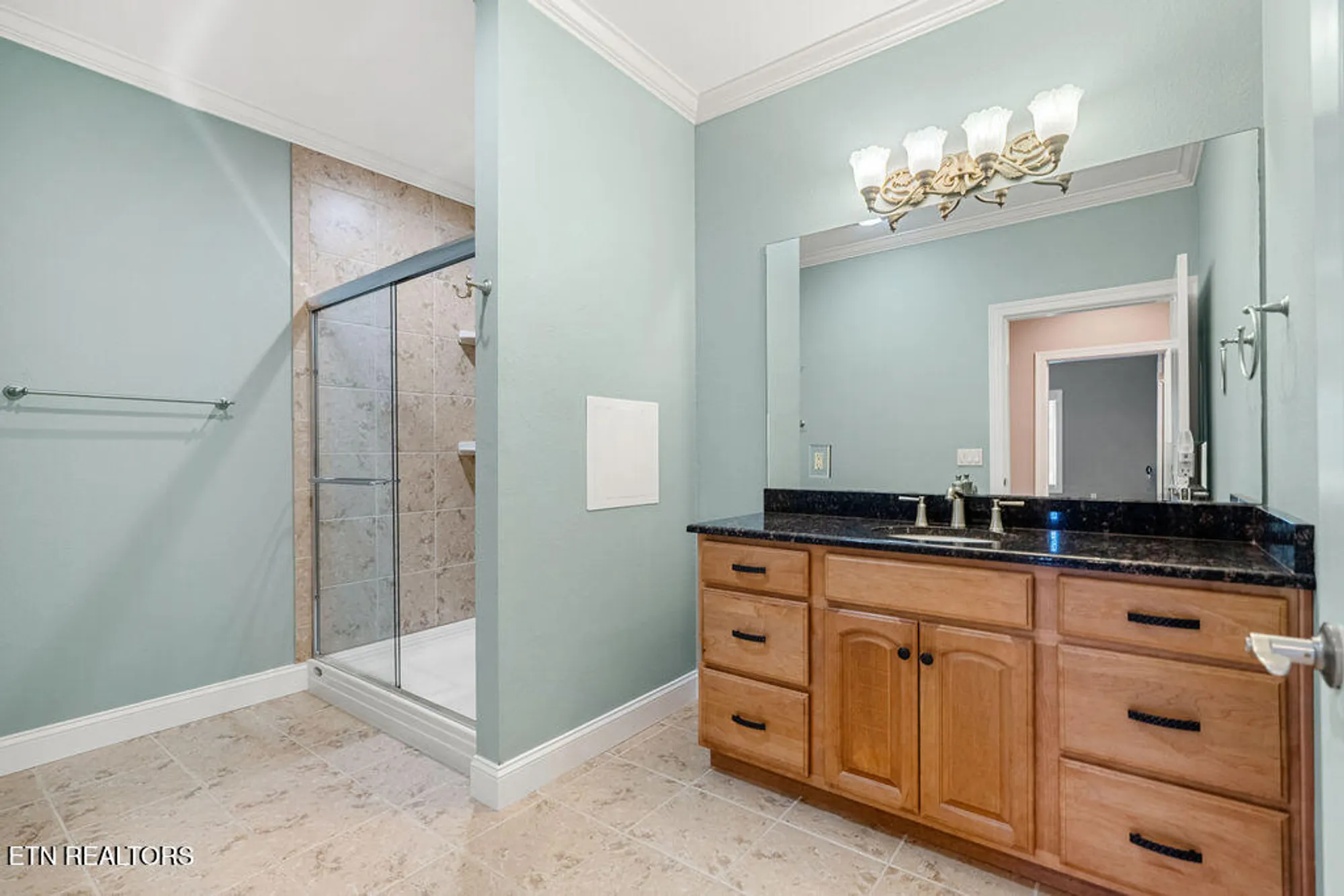 Property Slideshow image 54 of 62 | 402 catoosa ln, Loudon, TN, 37774