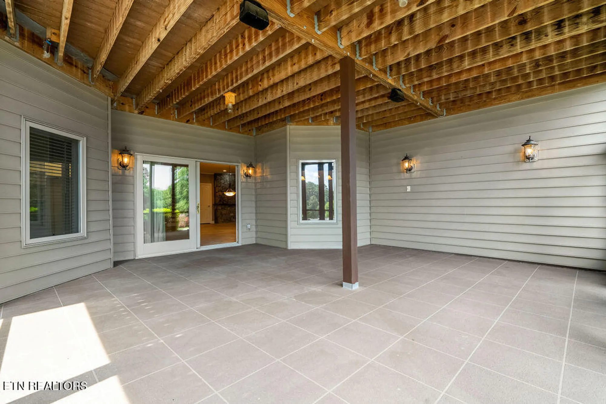 Property Slideshow image 59 of 62 | 402 catoosa ln, Loudon, TN, 37774