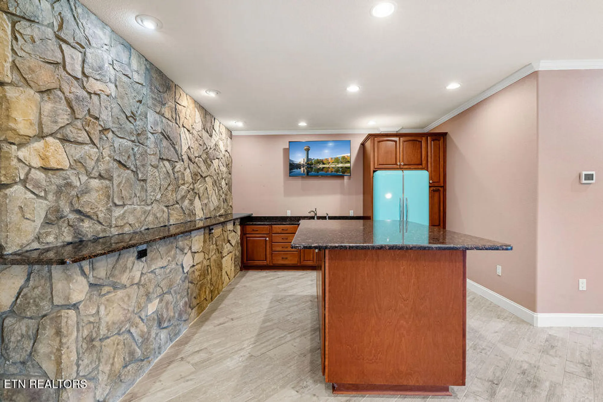 Property Slideshow image 43 of 62 | 402 catoosa ln, Loudon, TN, 37774