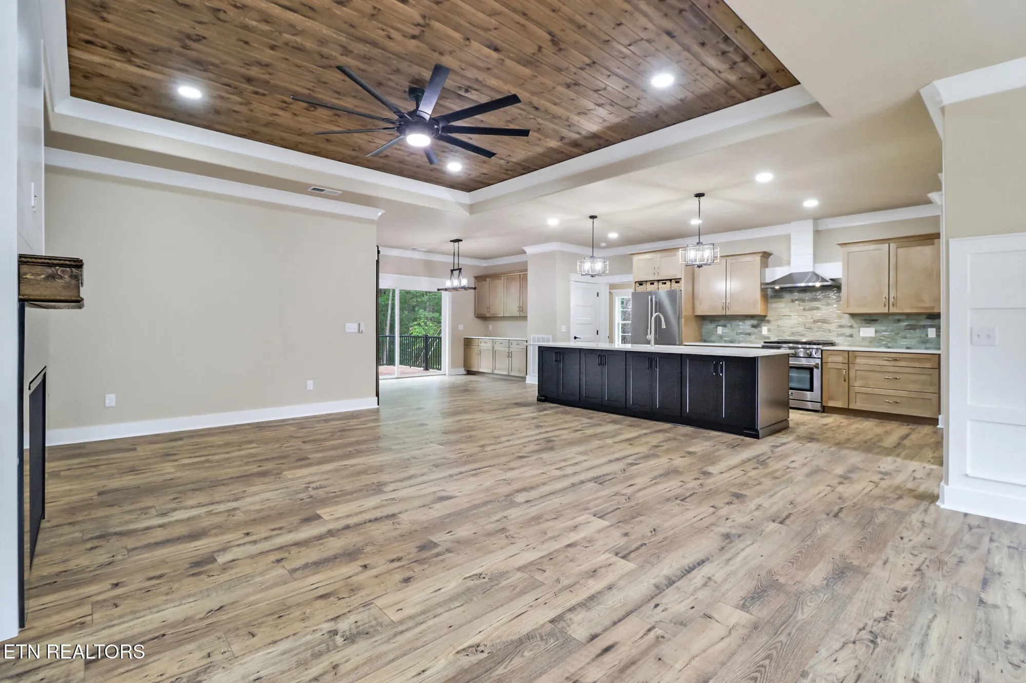 Property Slideshow image 9 of 50 | 630 lakeview dr, Crossville, TN, 38558