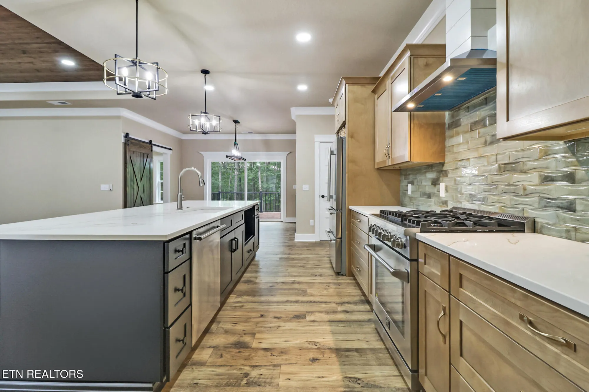 Property Slideshow image 13 of 50 | 630 lakeview dr, Crossville, TN, 38558