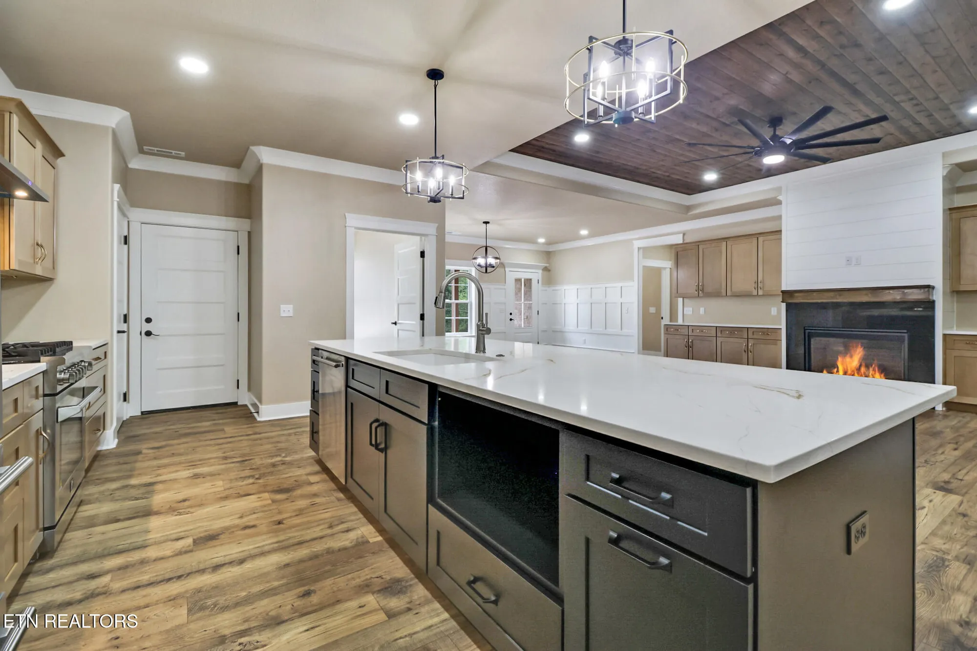 Property Slideshow image 15 of 50 | 630 lakeview dr, Crossville, TN, 38558