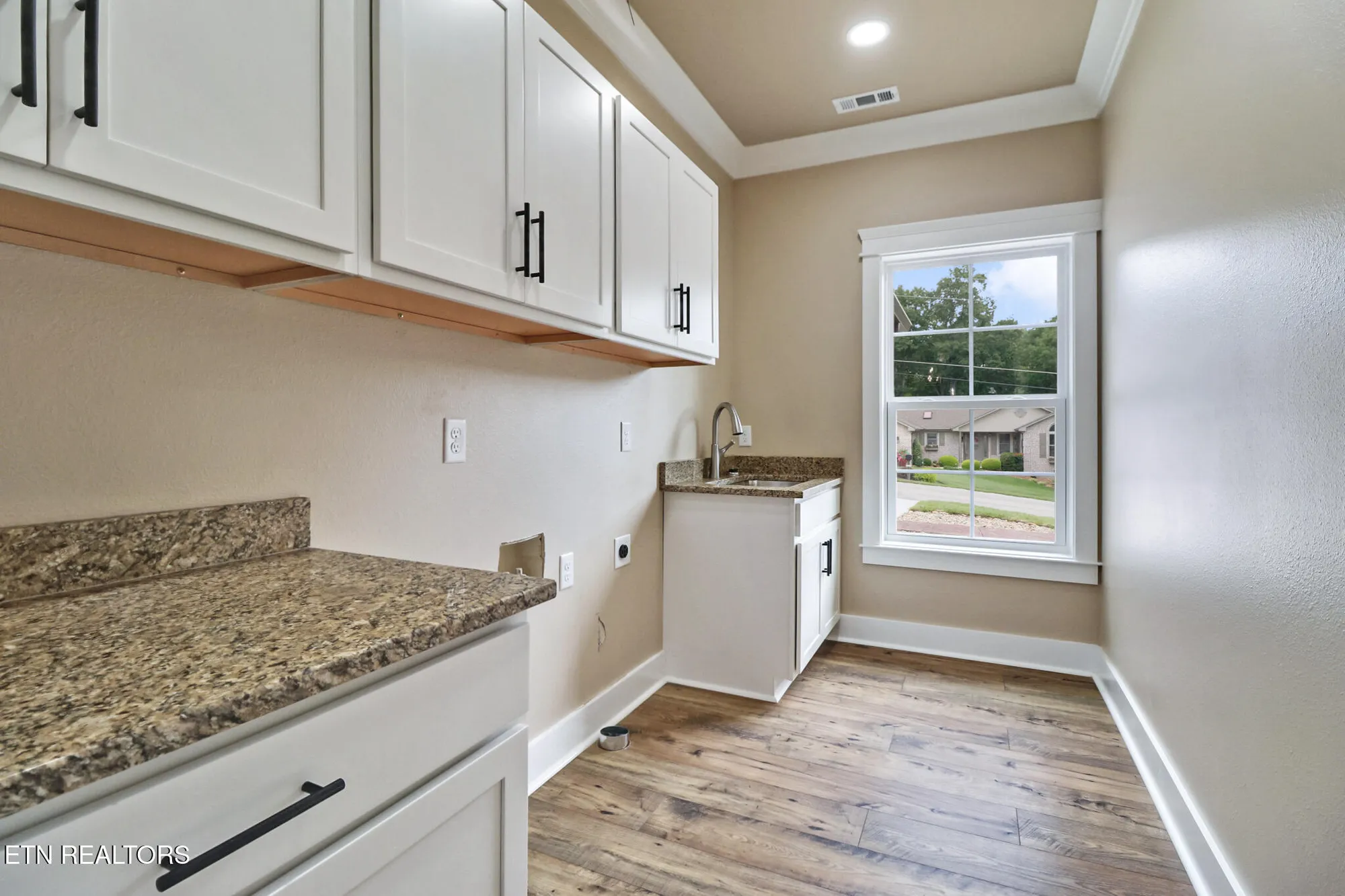 Property Slideshow image 42 of 50 | 630 lakeview dr, Crossville, TN, 38558