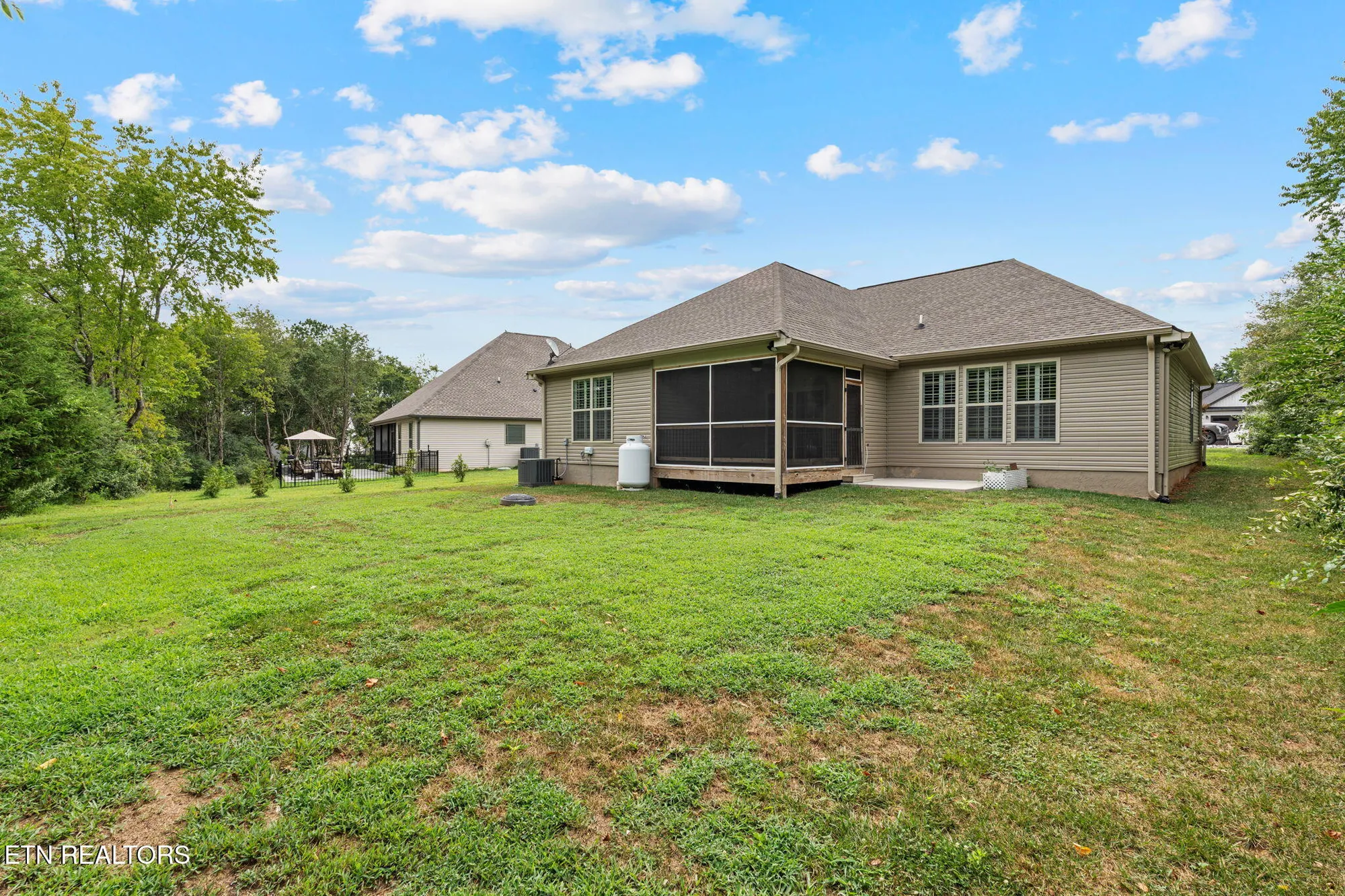 Property Slideshow image 34 of 36 | 129 ogana way, Loudon, TN, 37774