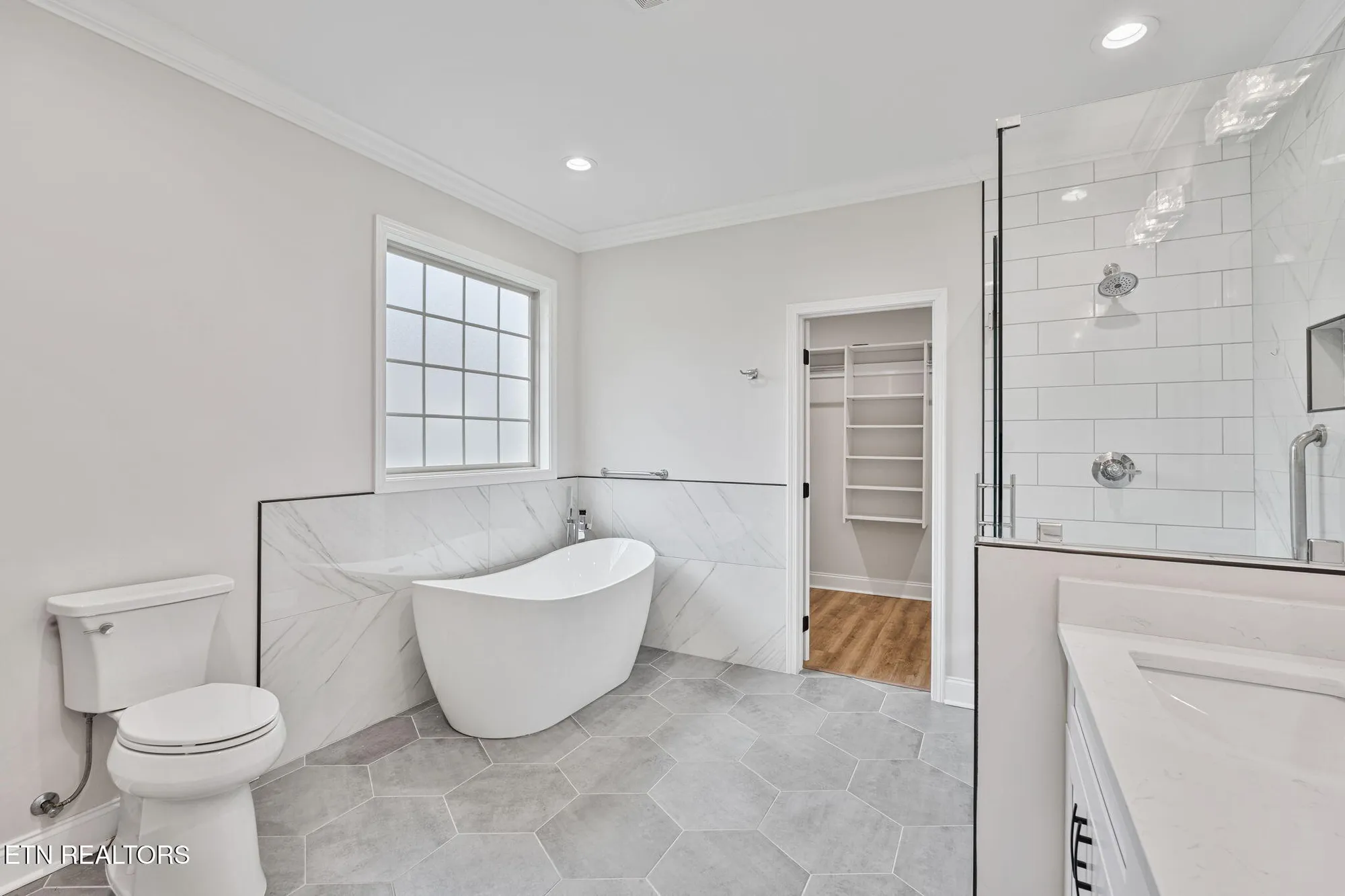 Property Slideshow image 21 of 36 | 129 ogana way, Loudon, TN, 37774