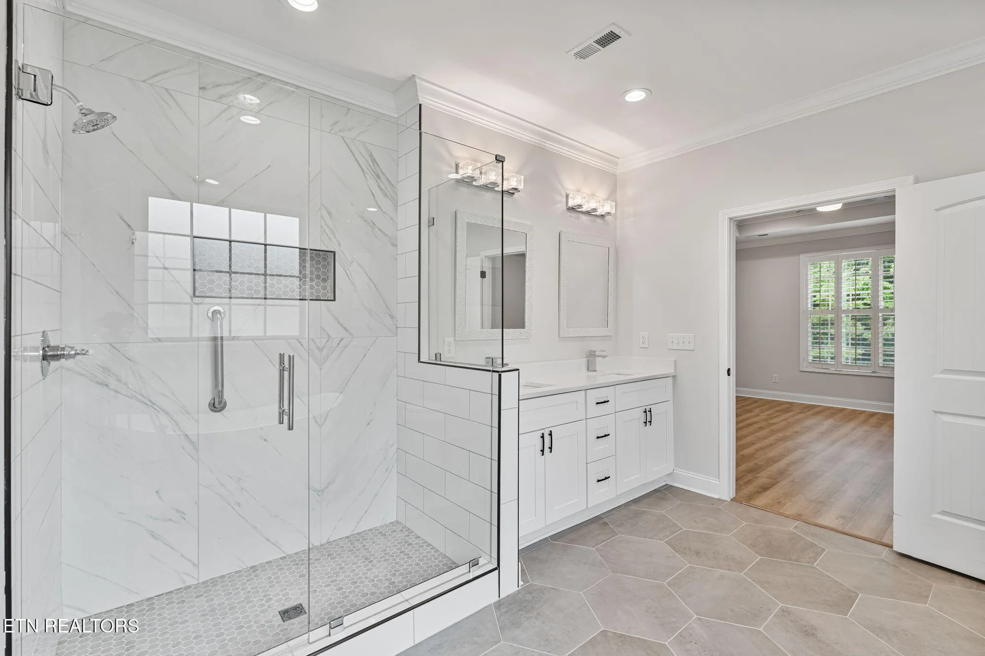 Property Slideshow image 22 of 36 | 129 ogana way, Loudon, TN, 37774