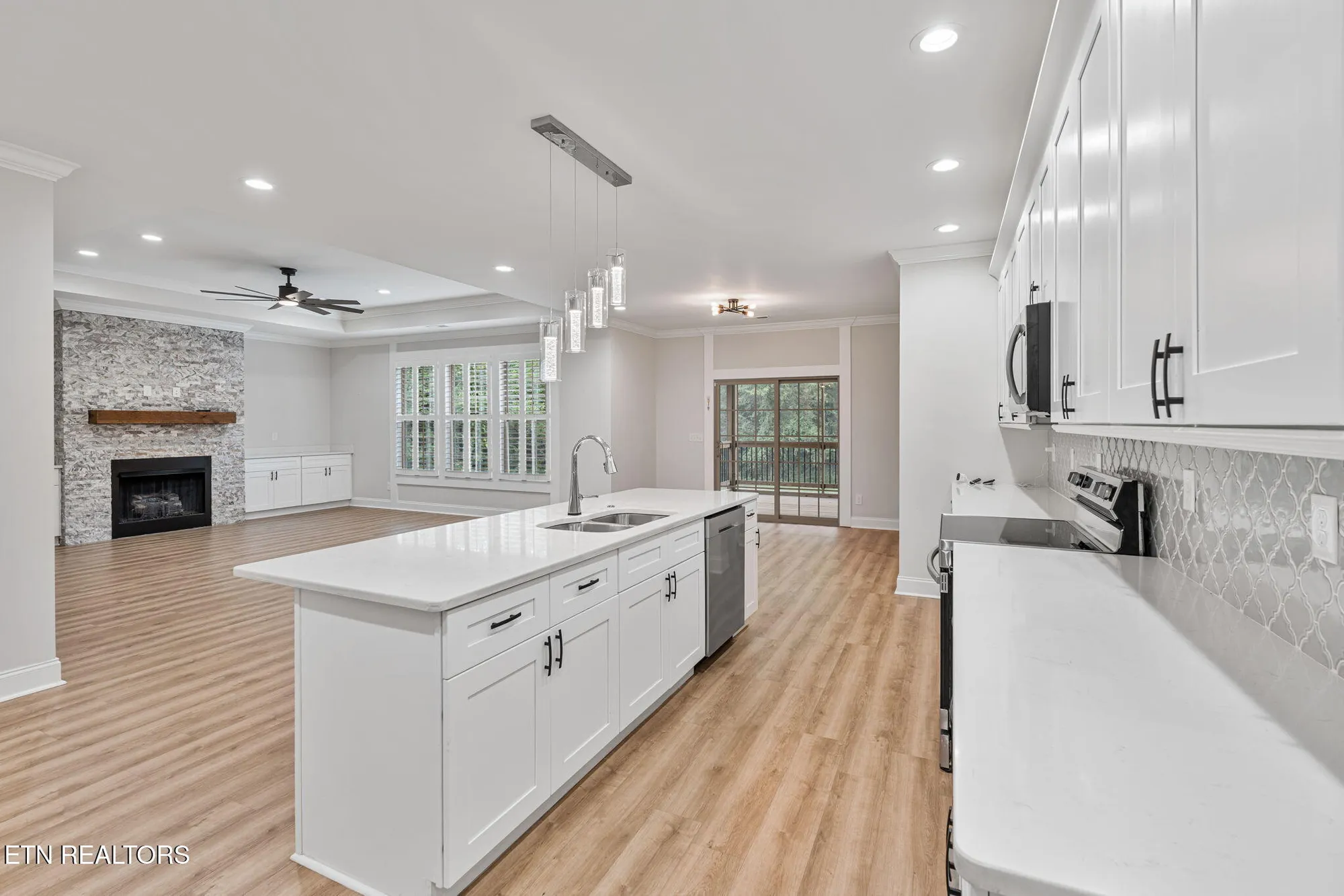 Property Slideshow image 9 of 36 | 129 ogana way, Loudon, TN, 37774