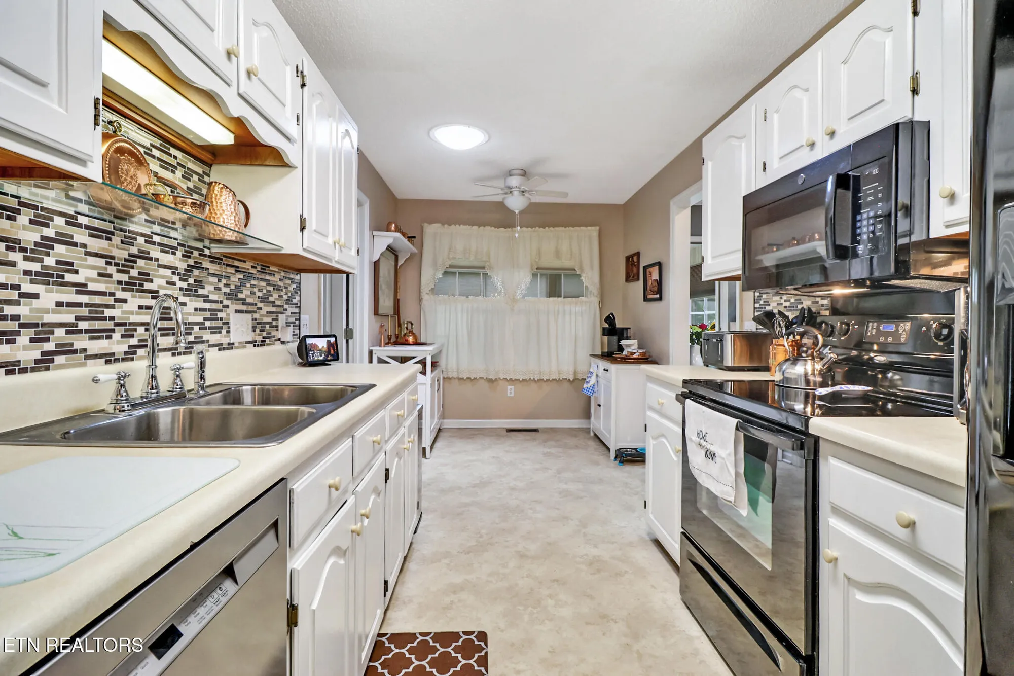 Property Slideshow image 7 of 33 | 118 berkshire loop, Crossville, TN, 38558