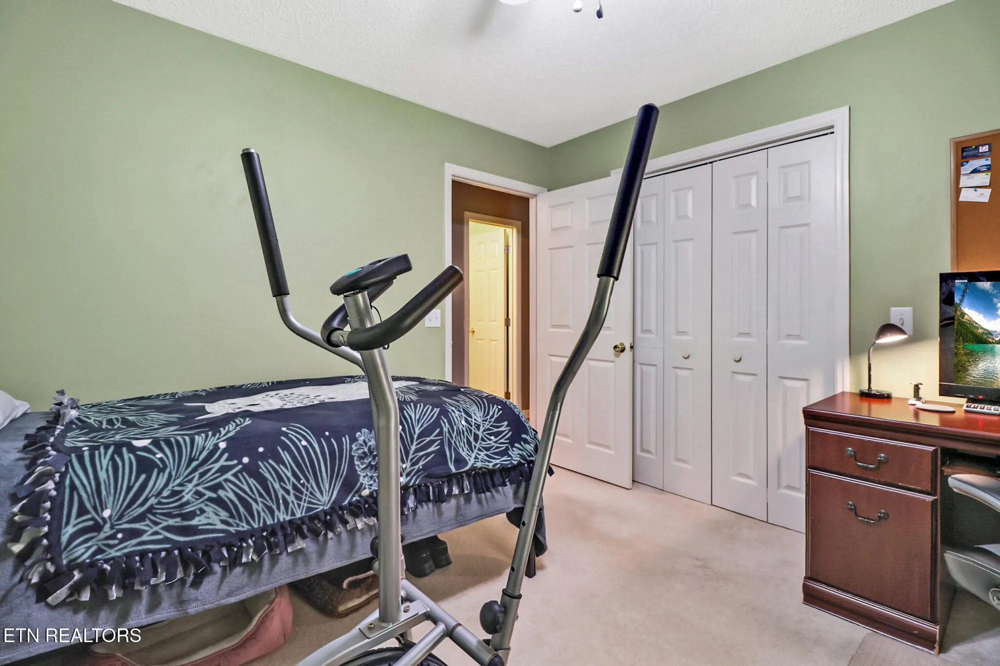 Property Slideshow image 13 of 33 | 118 berkshire loop, Crossville, TN, 38558
