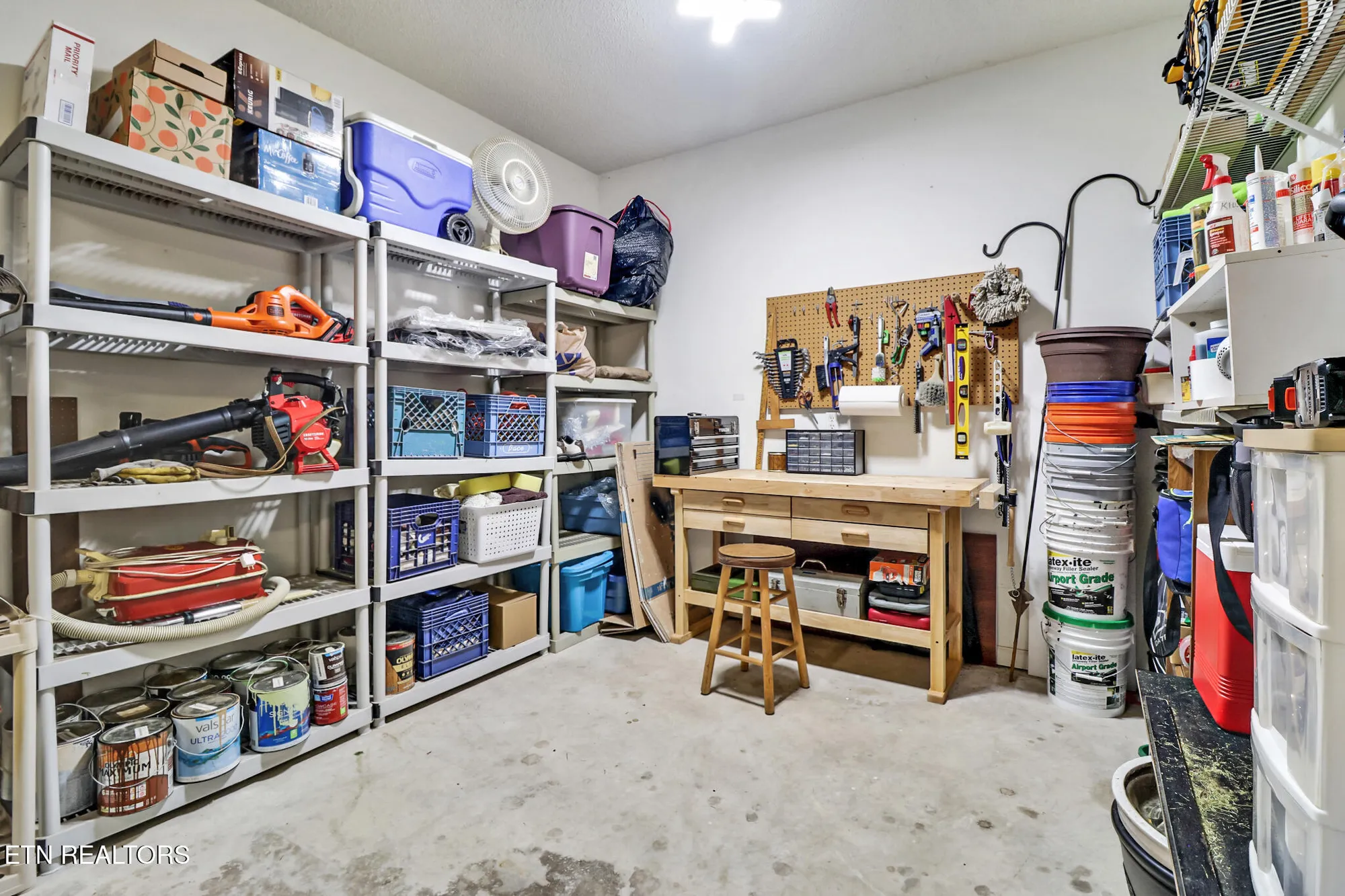 Property Slideshow image 23 of 33 | 118 berkshire loop, Crossville, TN, 38558