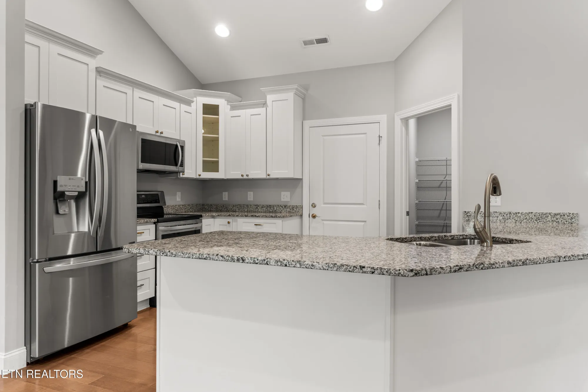 Property Slideshow image 18 of 40 | 116 wataga ln, Loudon, TN, 37774