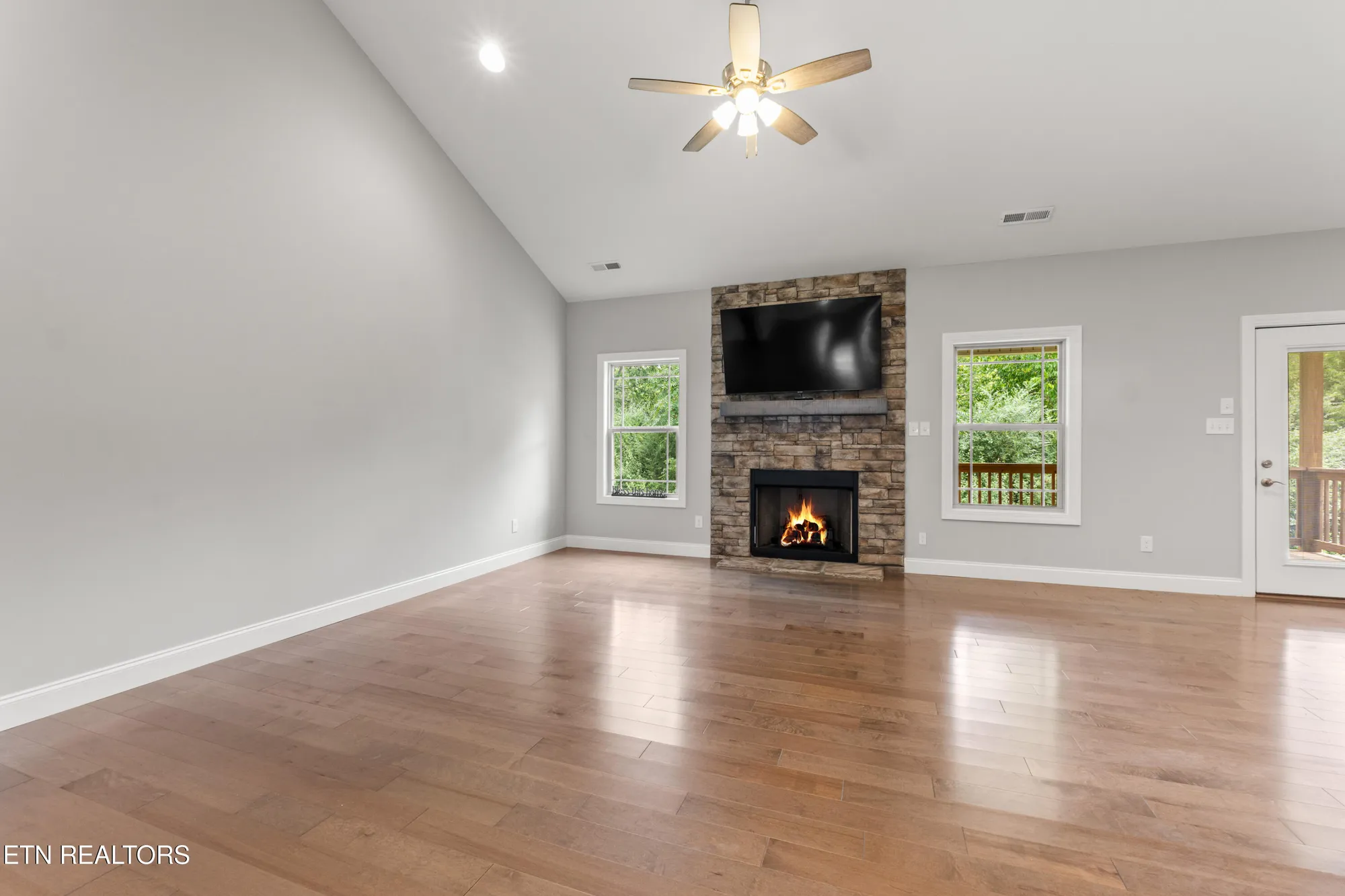 Property Slideshow image 14 of 40 | 116 wataga ln, Loudon, TN, 37774