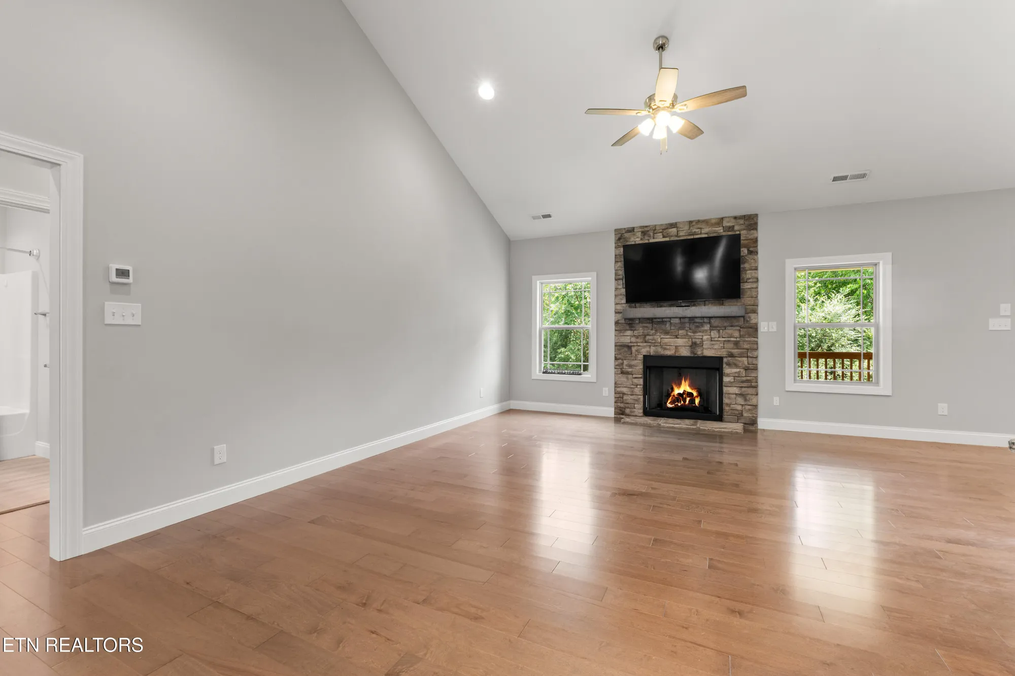 Property Slideshow image 13 of 40 | 116 wataga ln, Loudon, TN, 37774