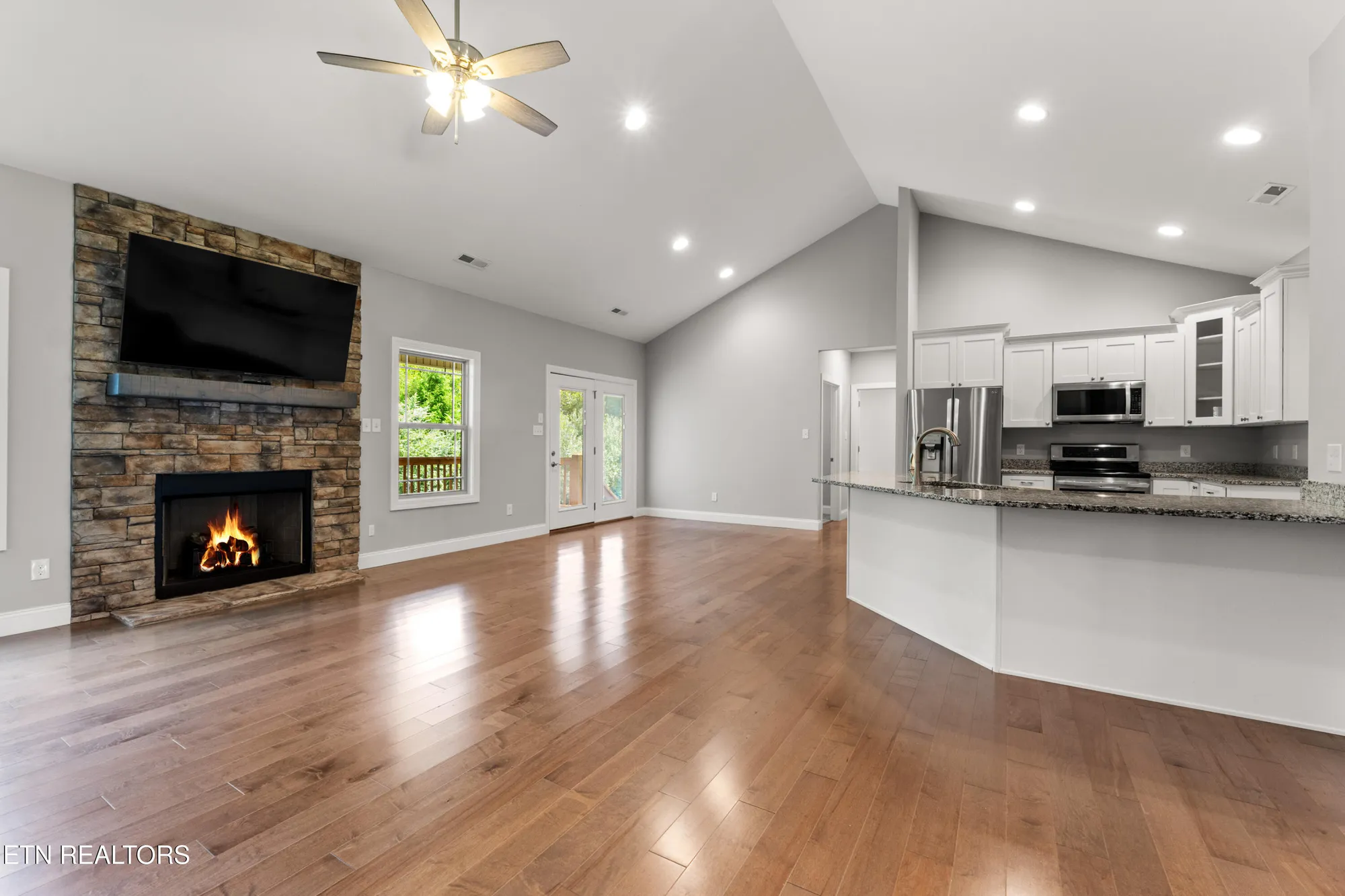 Property Slideshow image 15 of 40 | 116 wataga ln, Loudon, TN, 37774