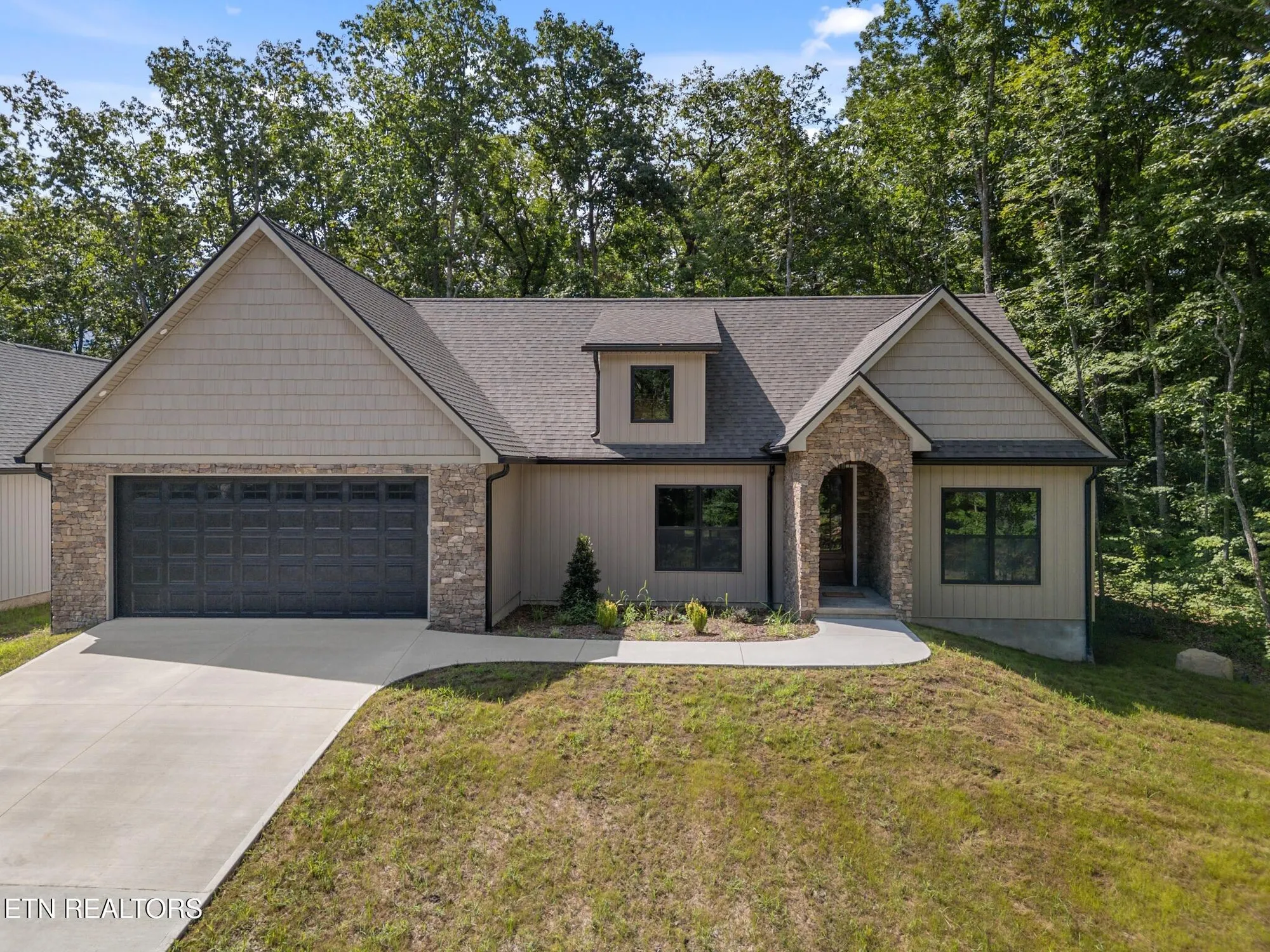 Property Slideshow image 1 of 21 | 107 leinster ln, Crossville, TN, 38558