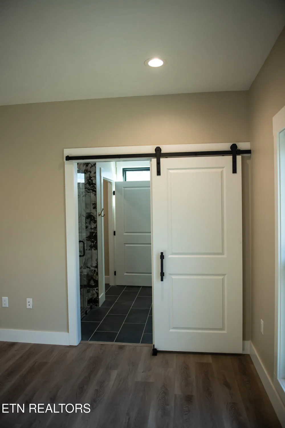 Property Slideshow image 14 of 21 | 107 leinster ln, Crossville, TN, 38558