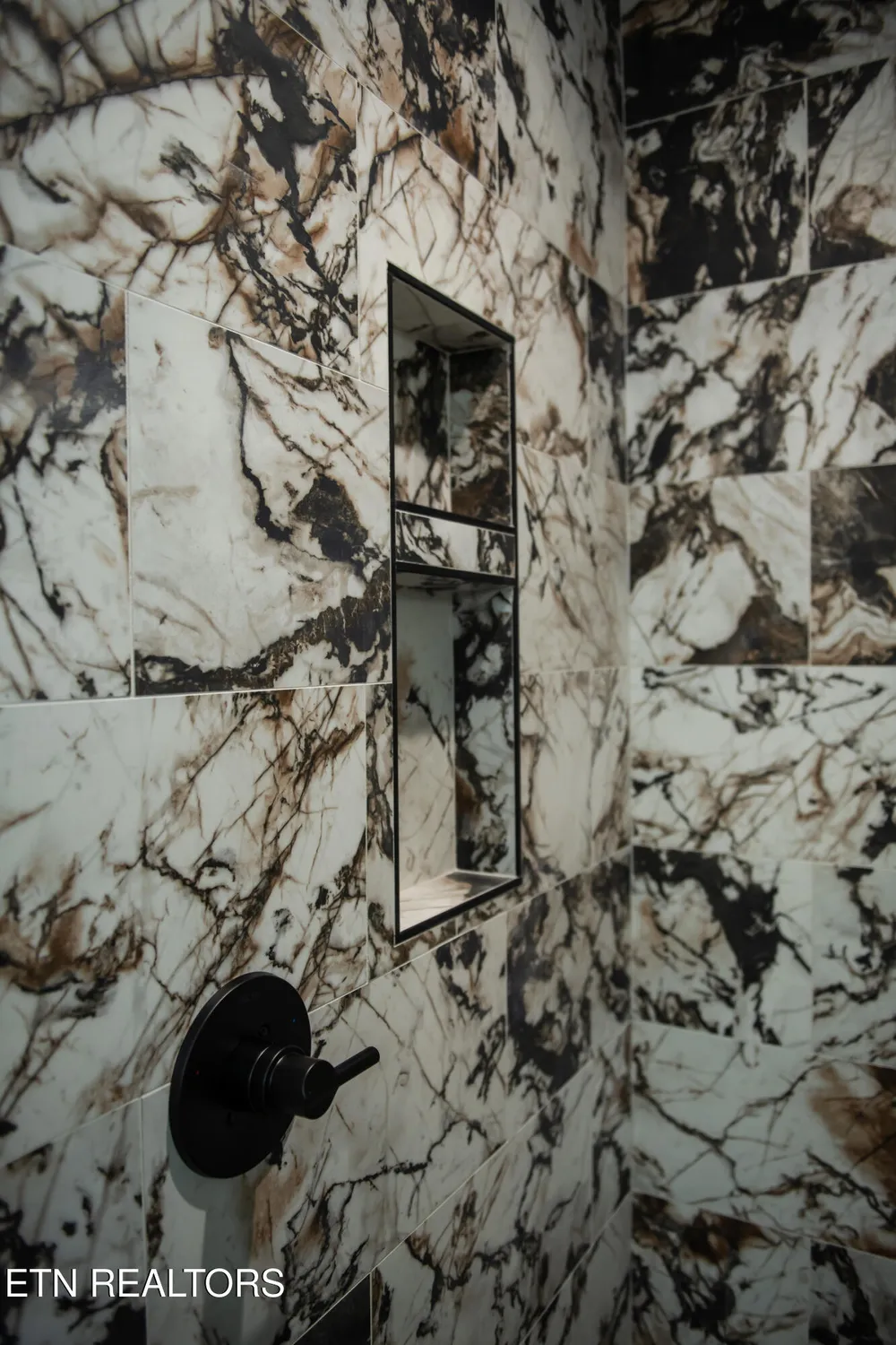 Property Slideshow image 16 of 21 | 107 leinster ln, Crossville, TN, 38558