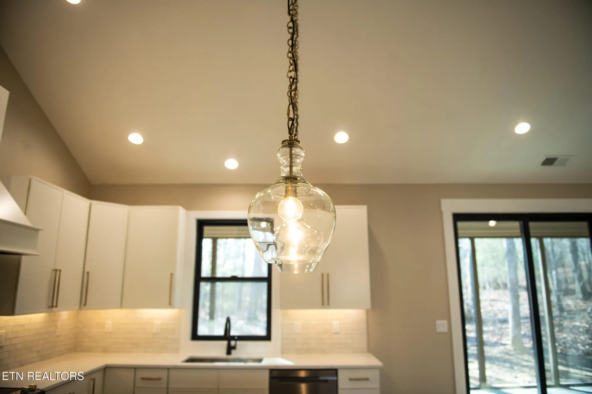 Property Slideshow image 8 of 21 | 107 leinster ln, Crossville, TN, 38558