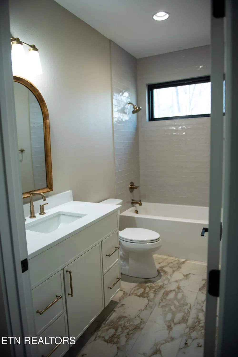 Property Slideshow image 18 of 21 | 107 leinster ln, Crossville, TN, 38558