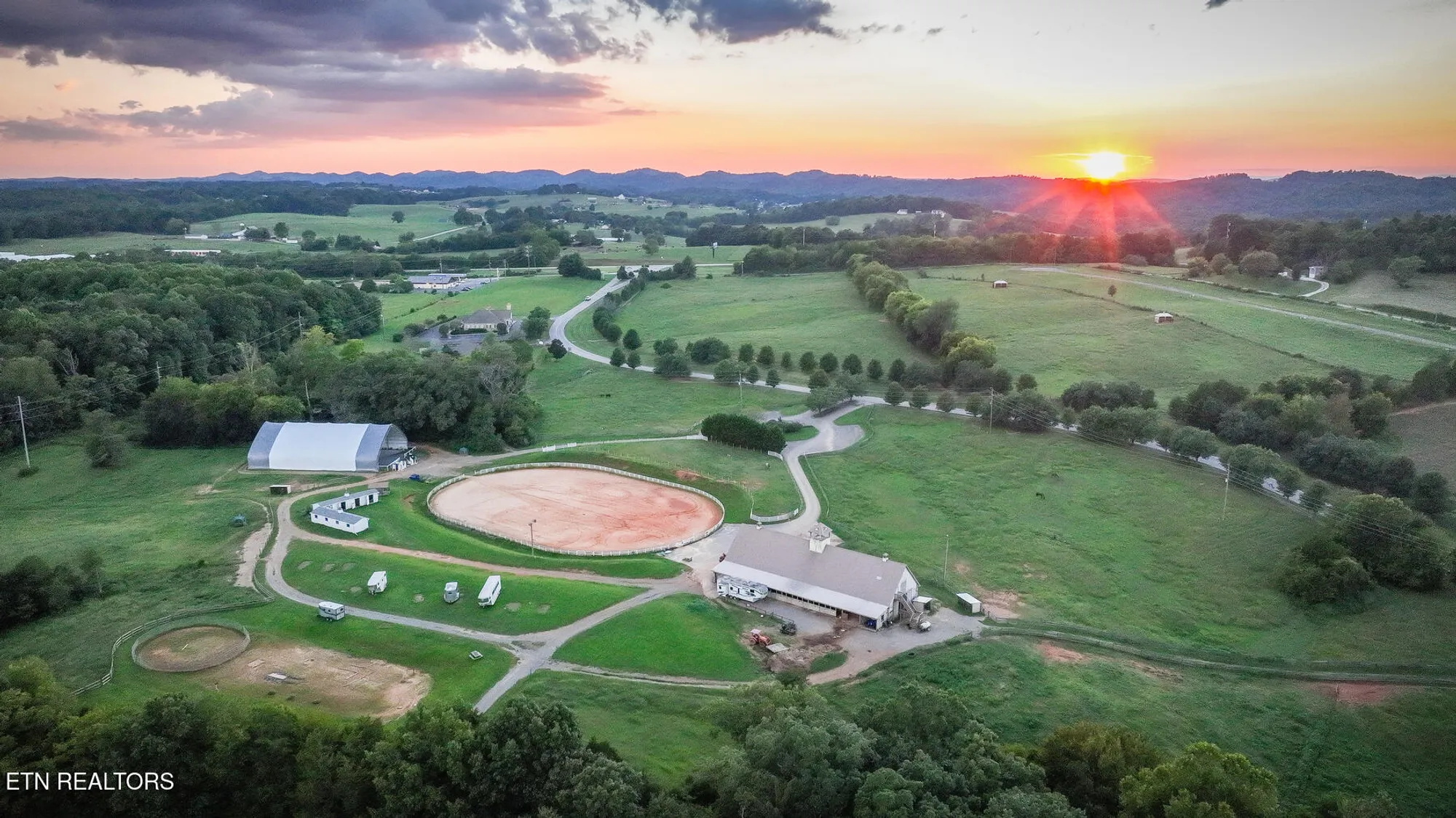 Property Slideshow image 27 of 35 | 565 rarity bay pkwy apt 102, Vonore, TN, 37885