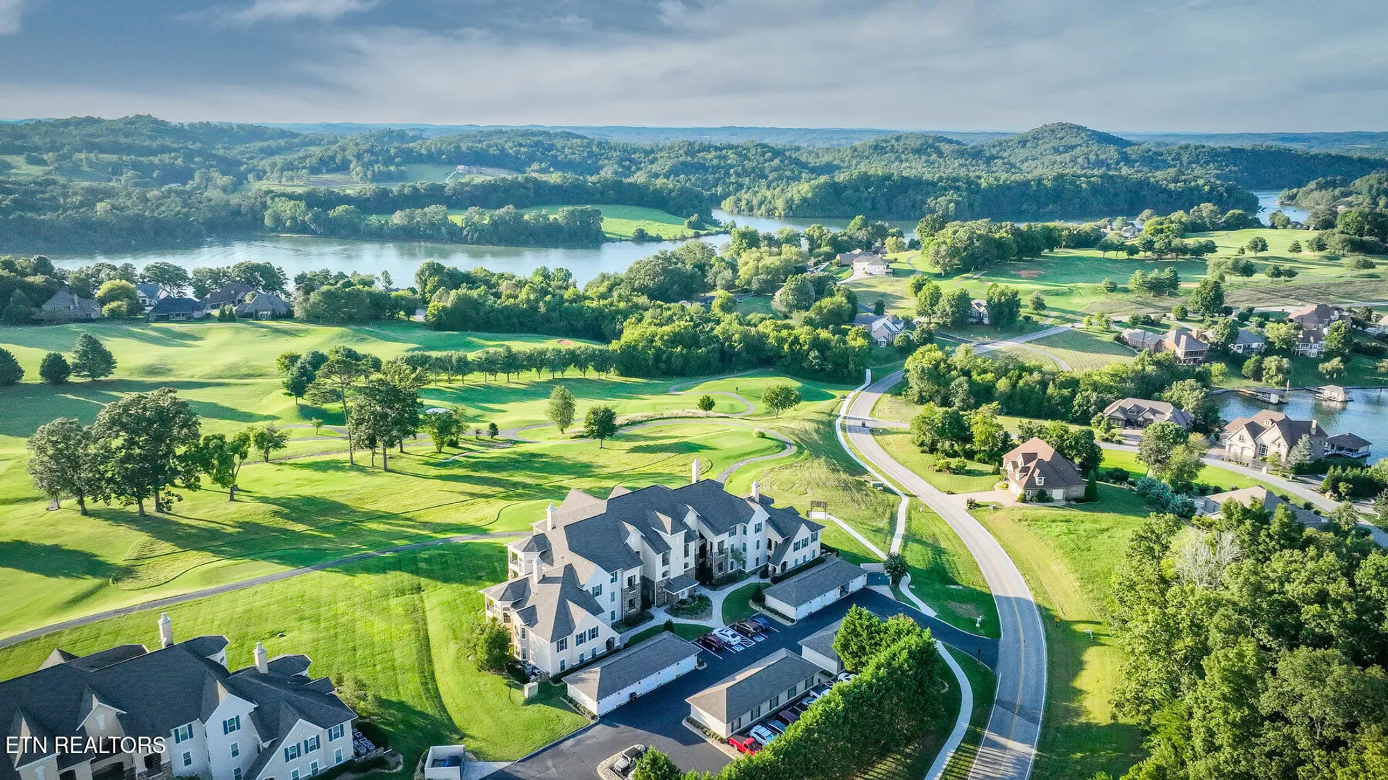 Property Slideshow image 31 of 35 | 565 rarity bay pkwy apt 102, Vonore, TN, 37885