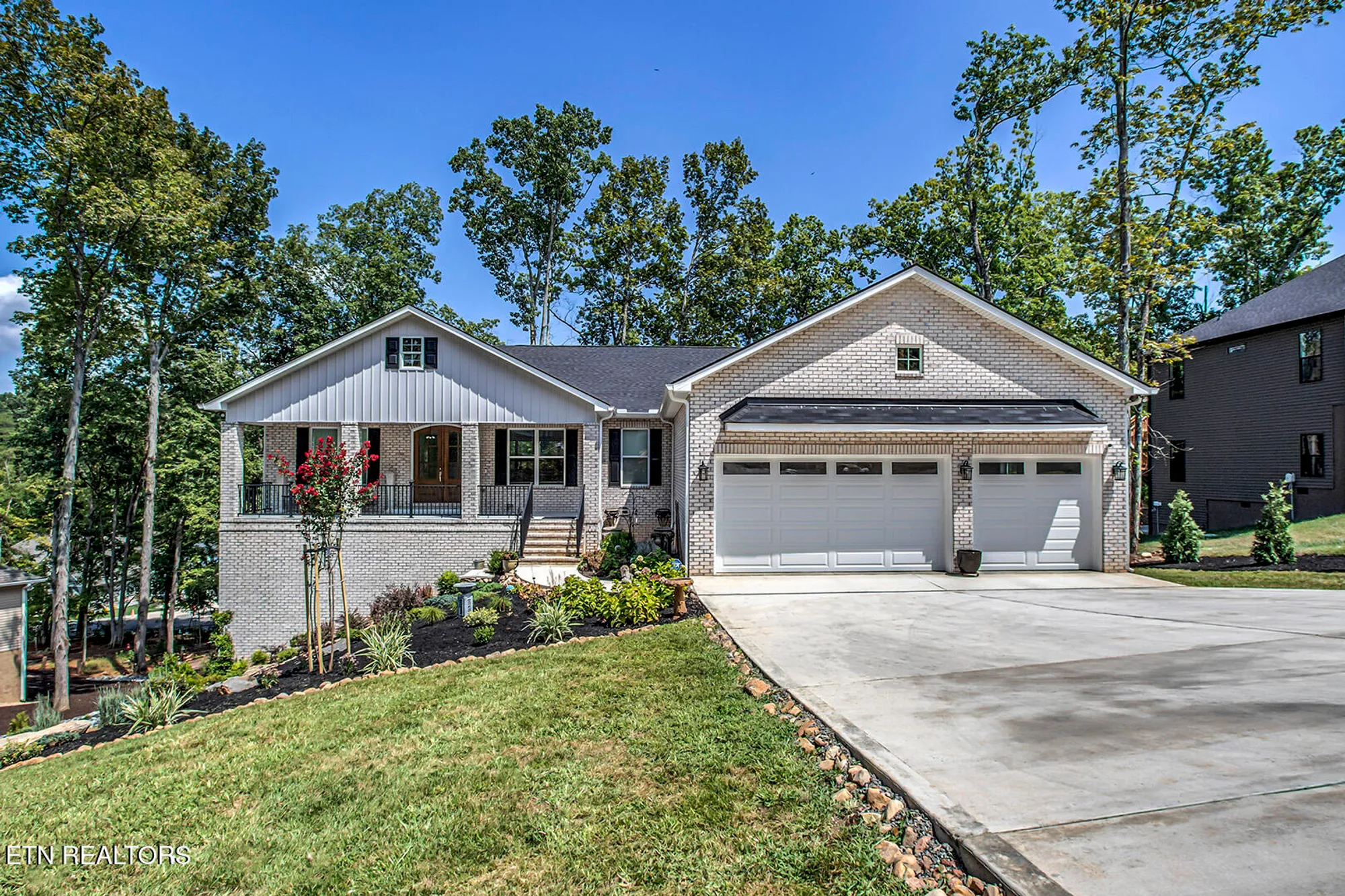 Property Slideshow image 1 of 62 | 122 nuhya way, Loudon, TN, 37774